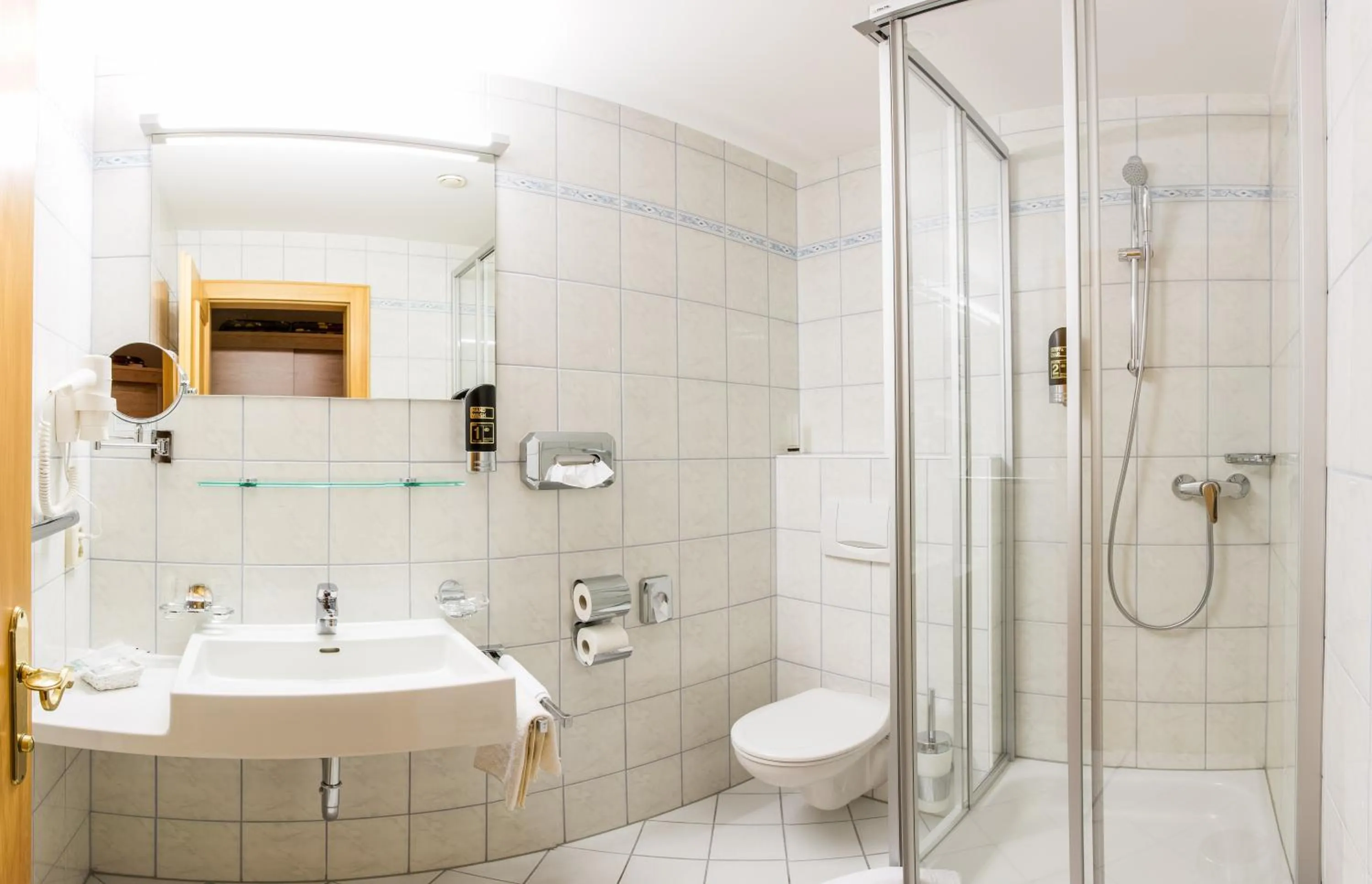 Bathroom in Hotel Puint