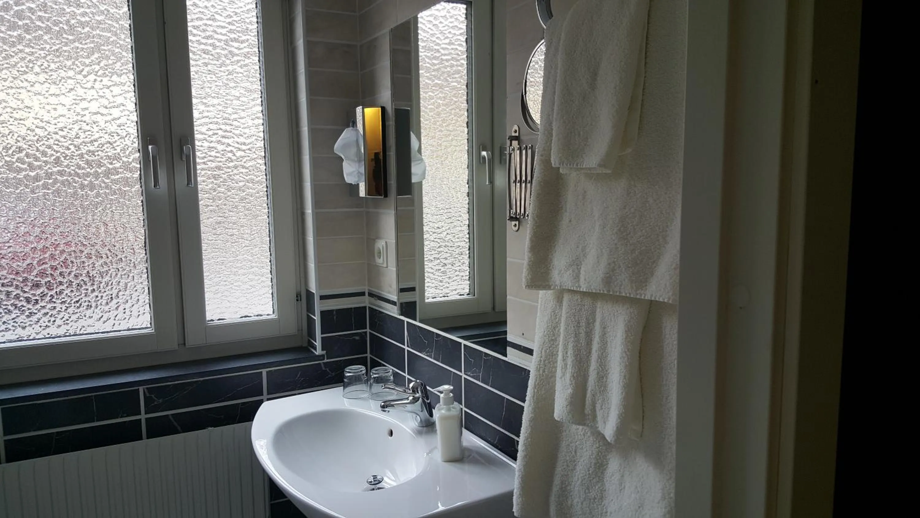 Bathroom in Sure Hotel by Best Western Algen
