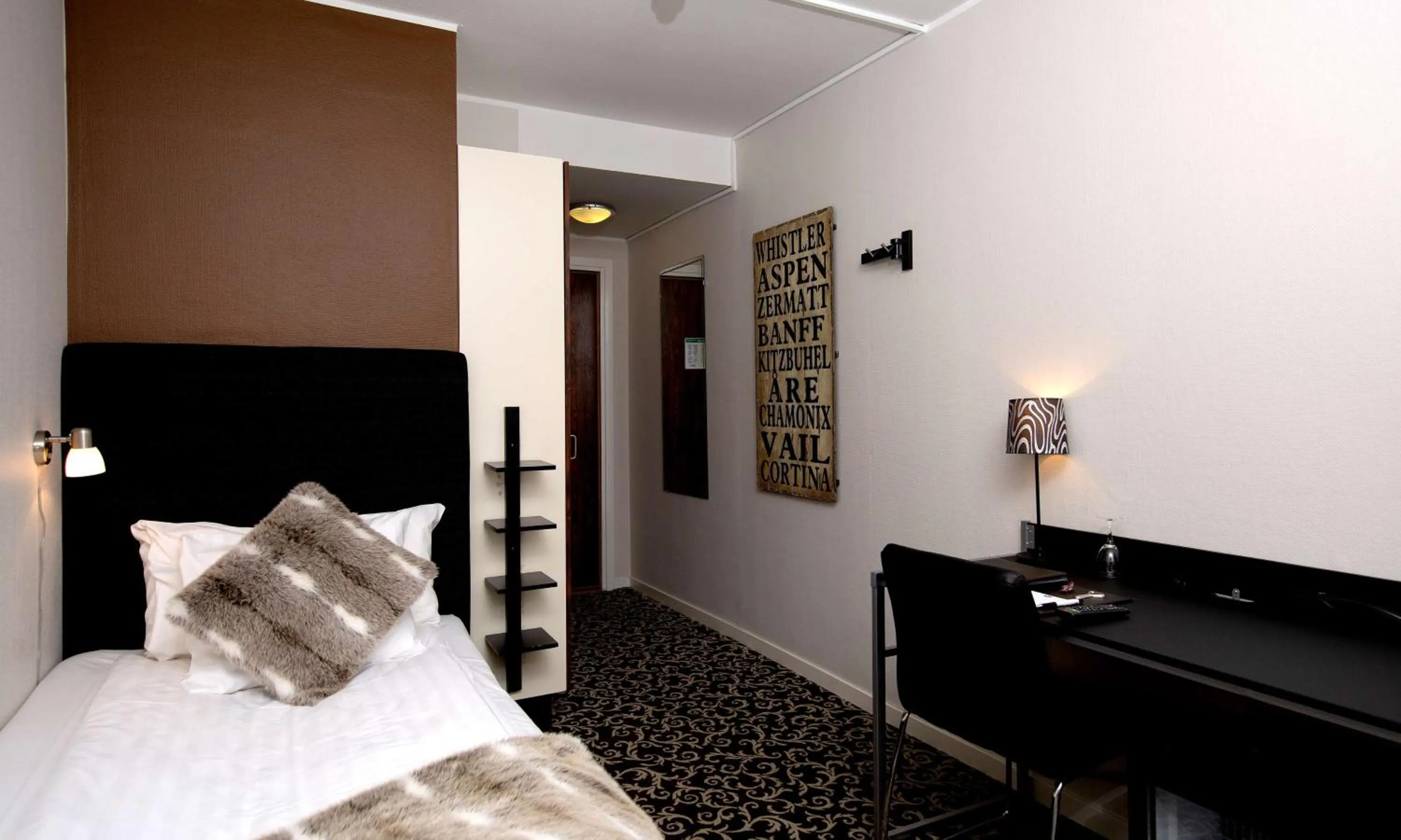 Photo of the whole room, Bed in Sure Hotel by Best Western Algen