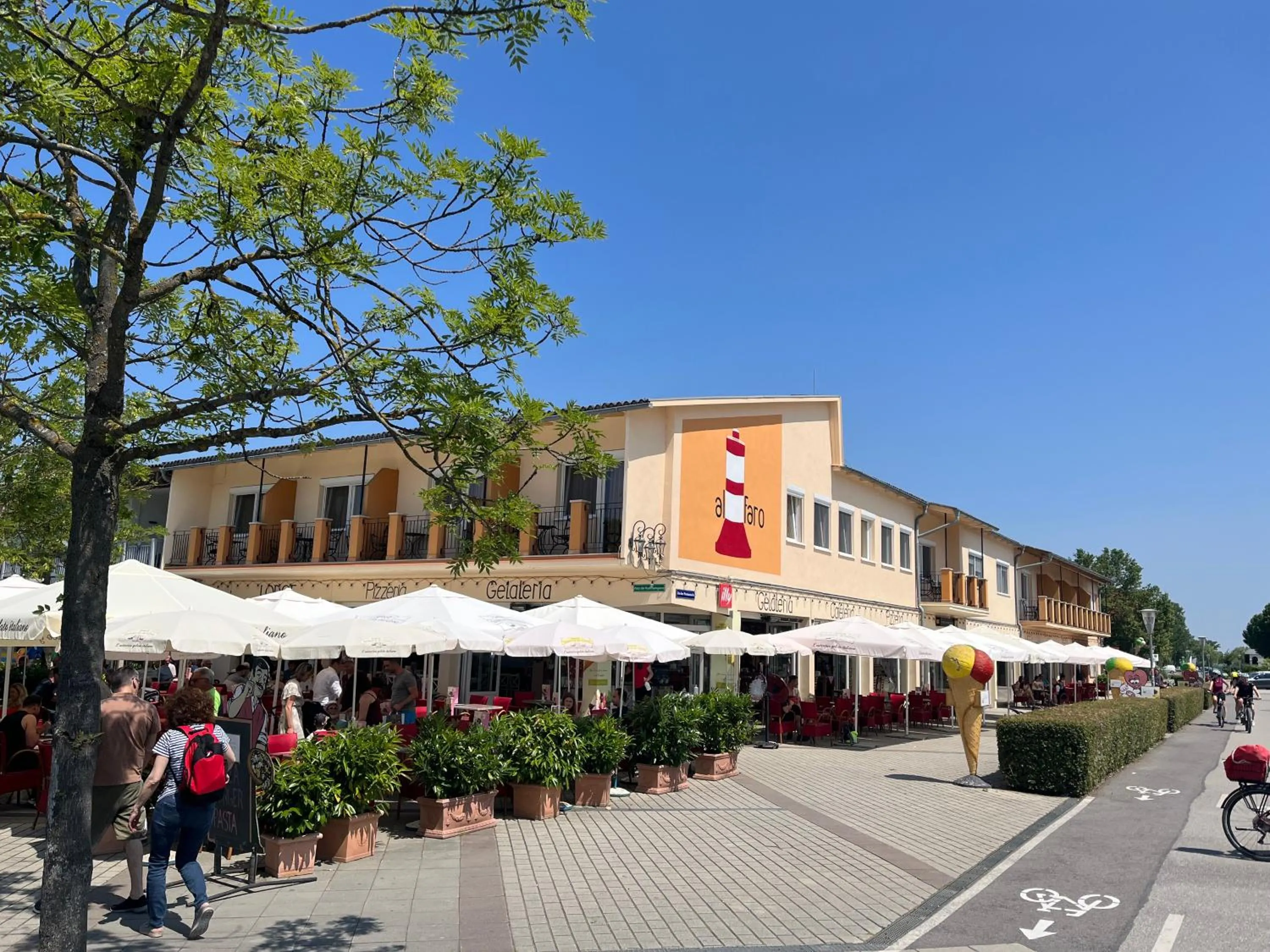 Property building in Hotel Al Faro Lodge am See