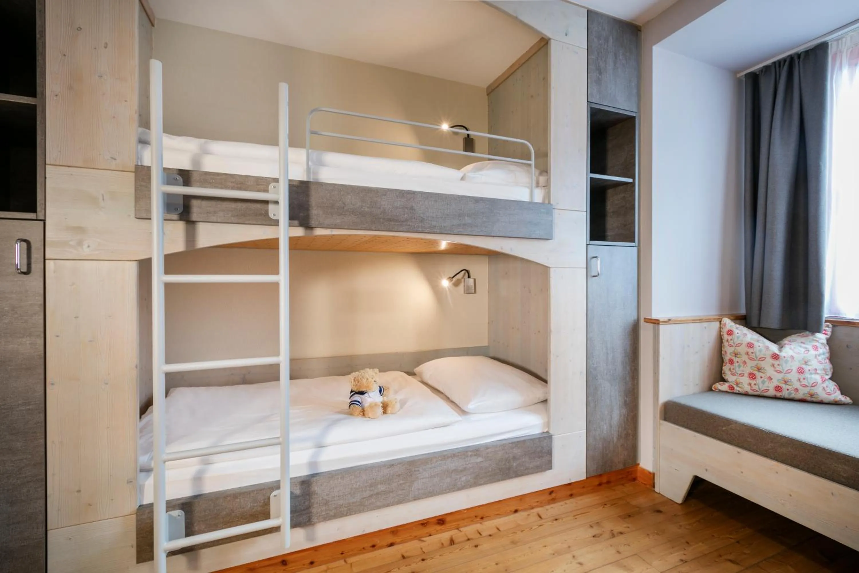 bunk bed, Bed in JUFA Hotel Eisenerzer Ramsau