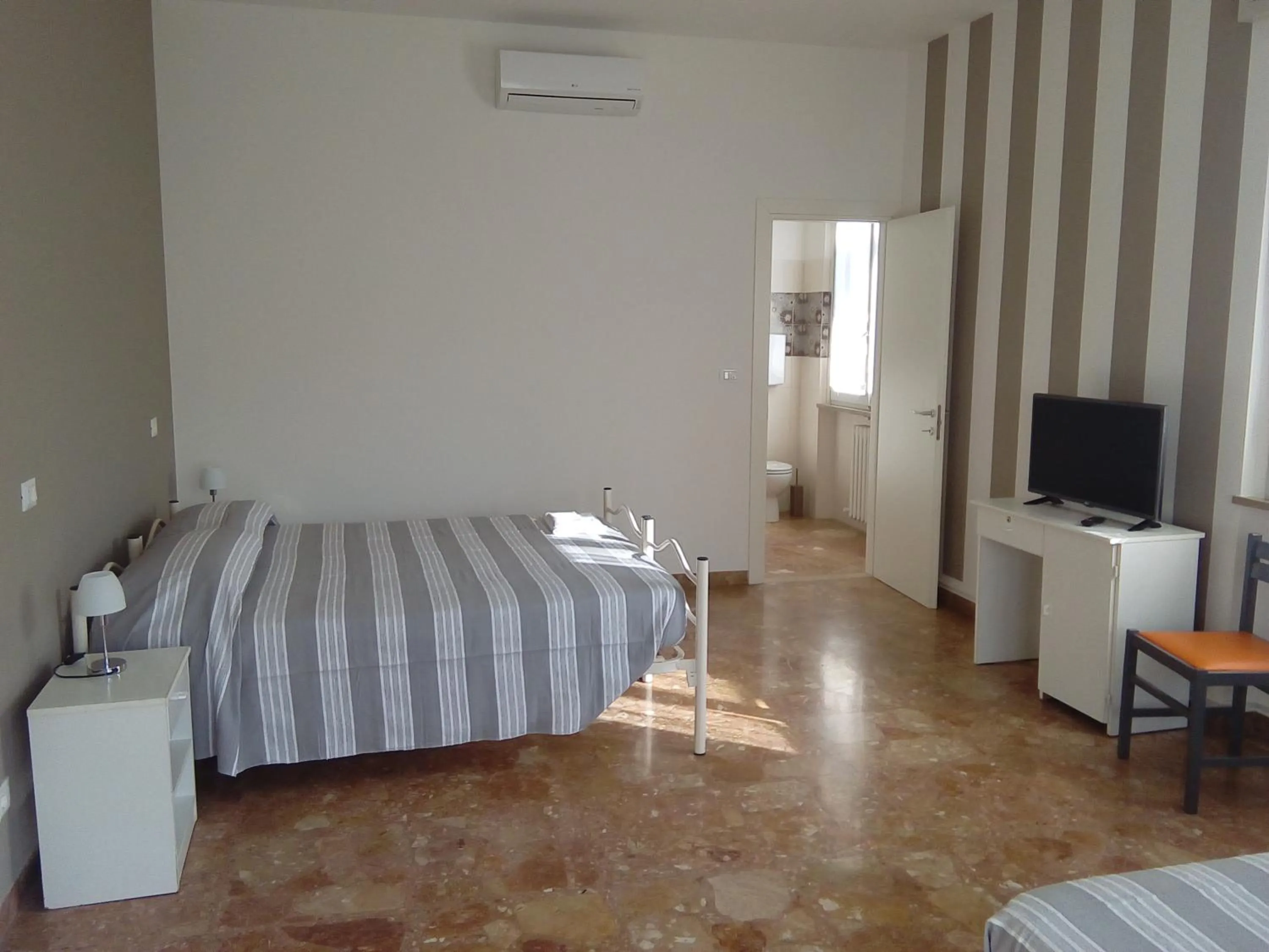 Bedroom, Bed in Gardenia Guest House