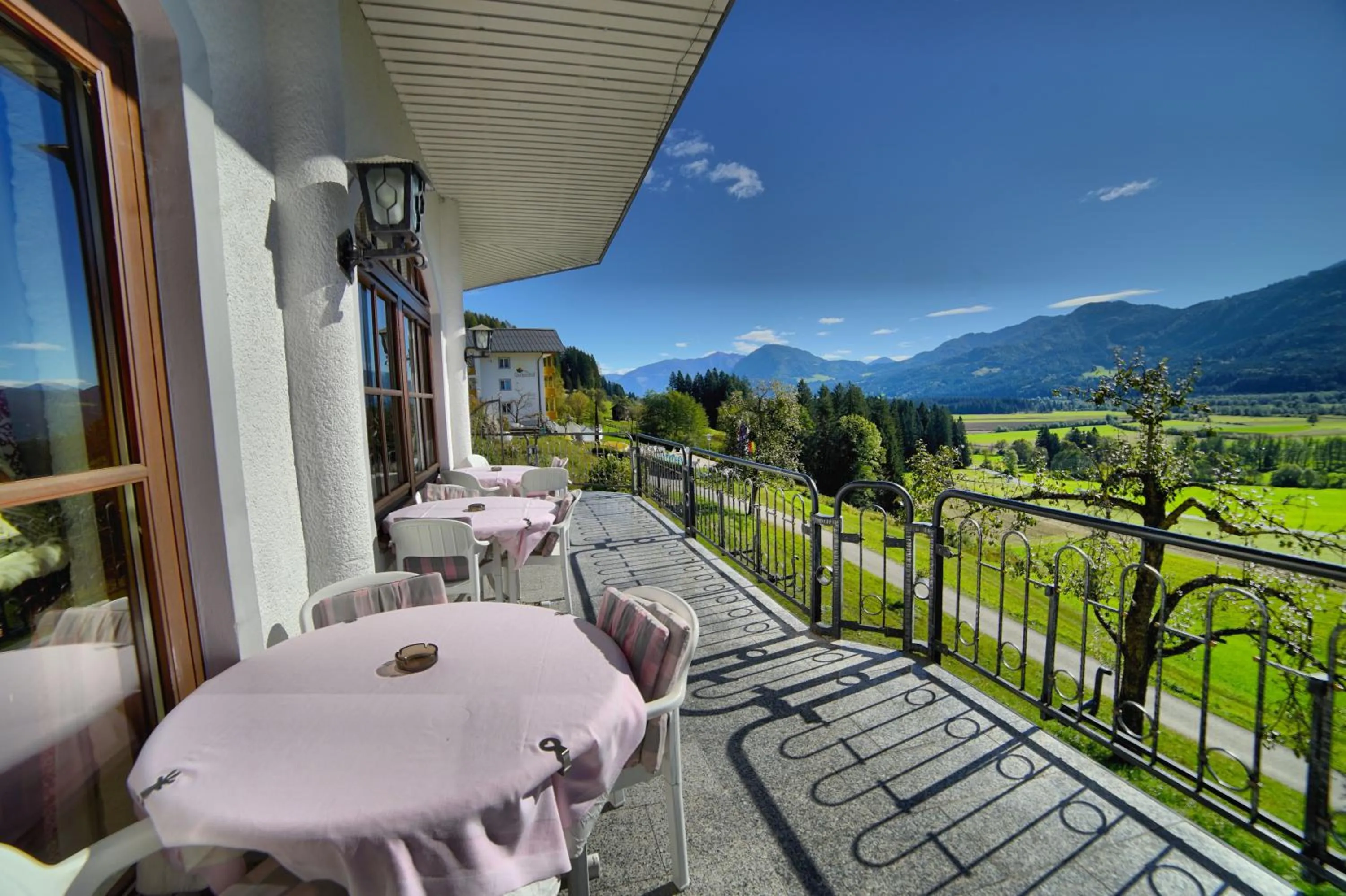 Facade/entrance in Hotel Glocknerhof