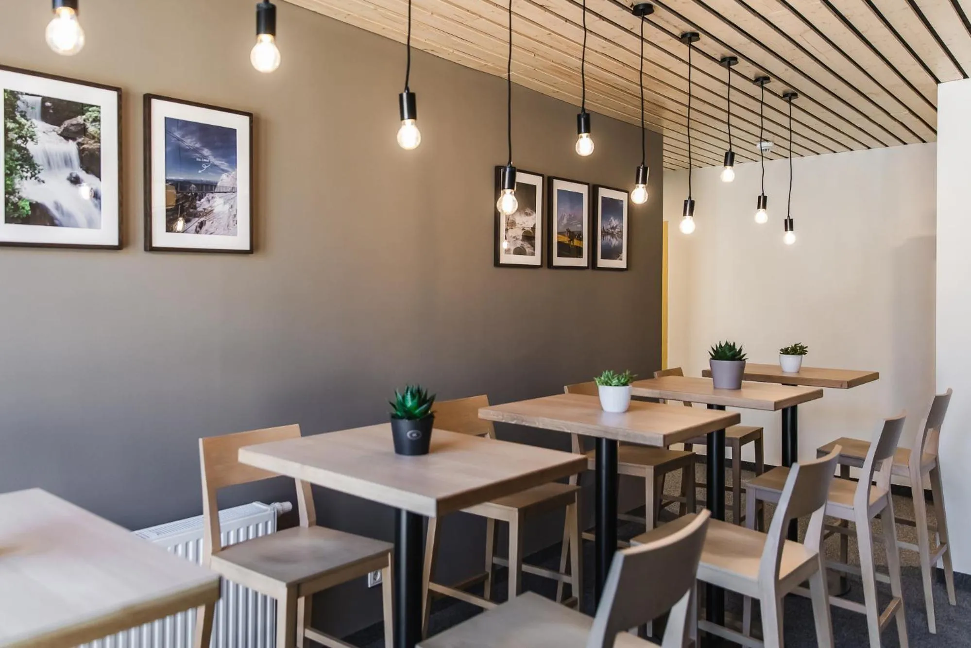 Lounge or bar in JUFA Hotel Schladming