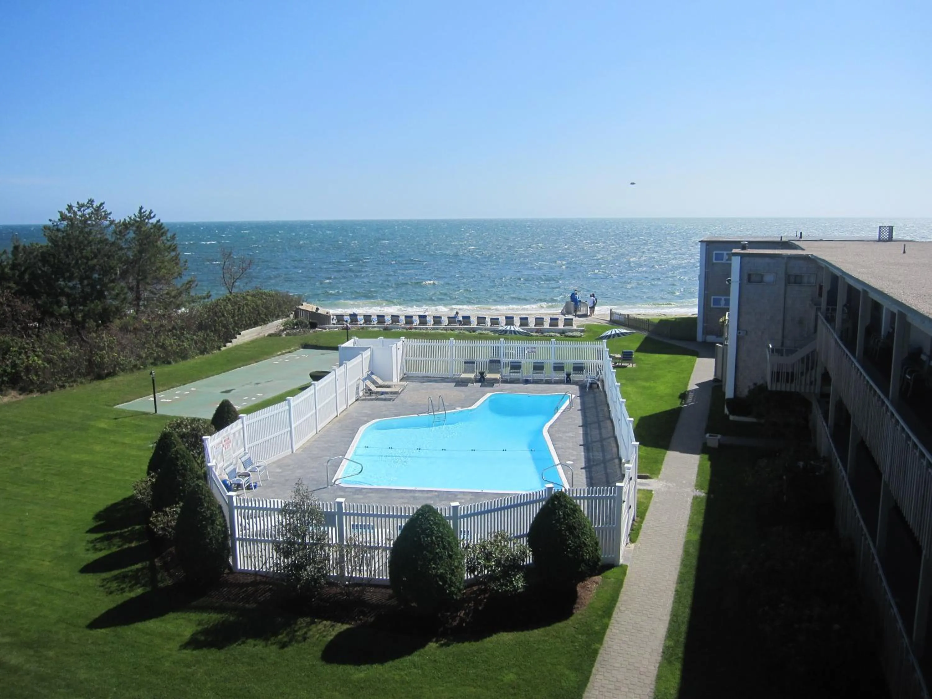 Swimming pool in Surfcomber On The Ocean