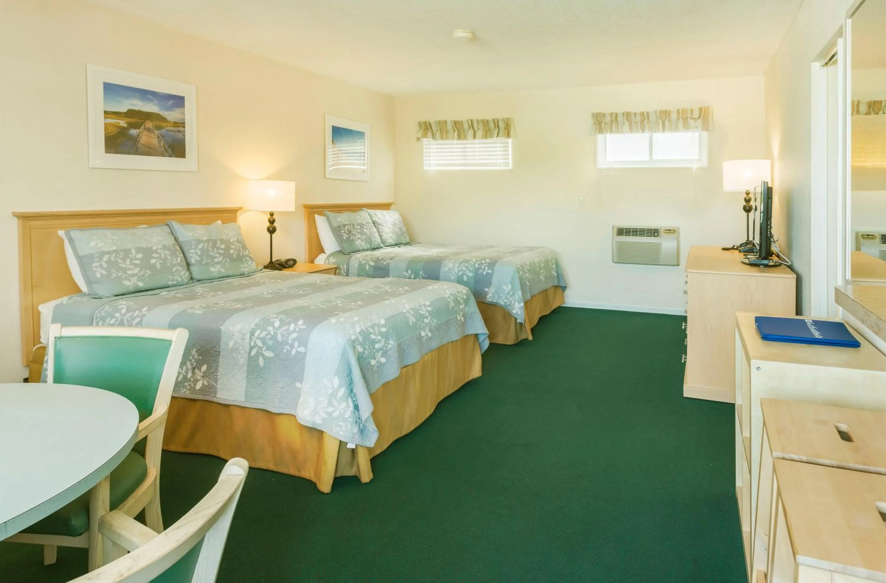 Bed in Surfcomber On The Ocean