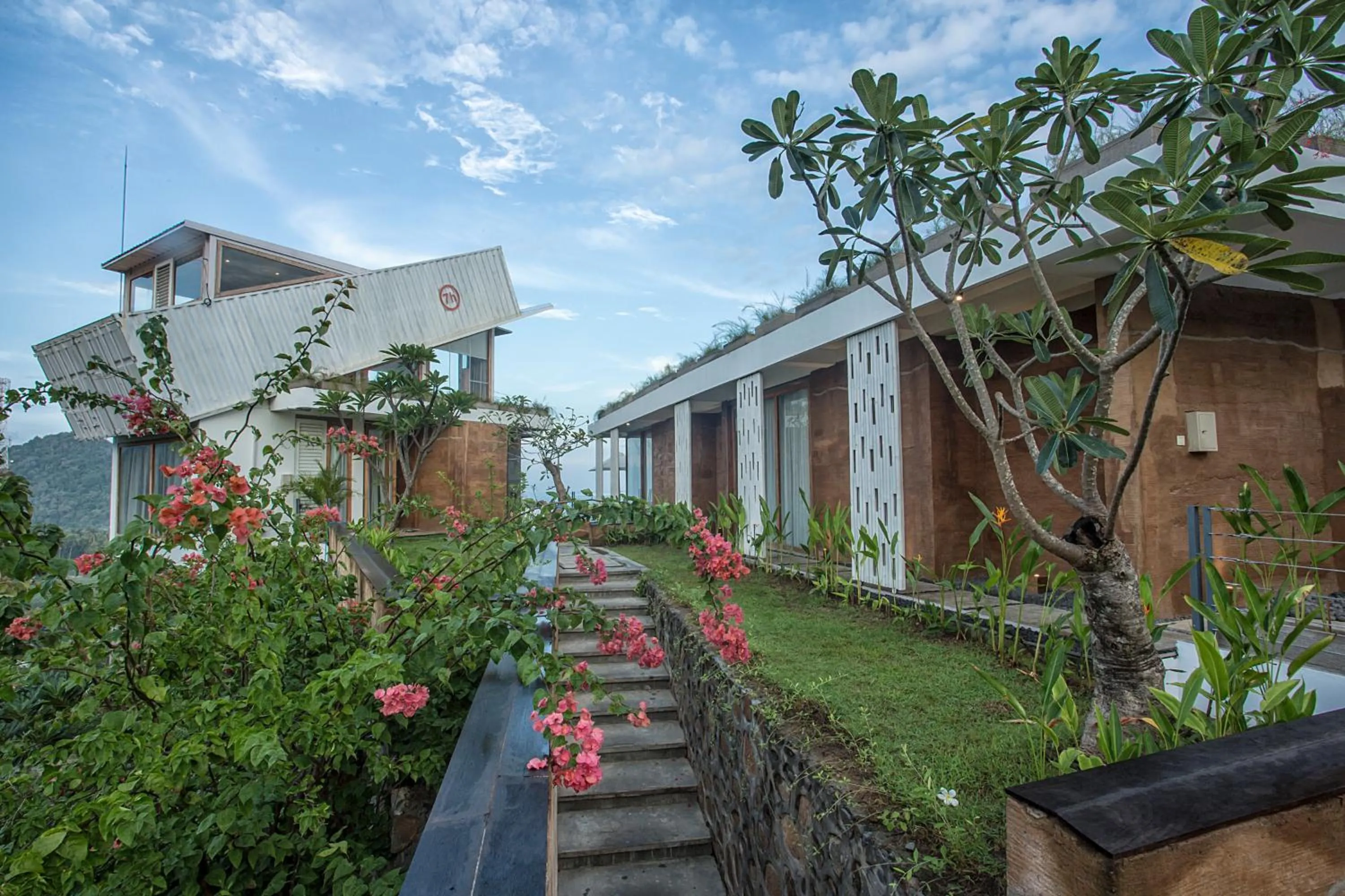 Facade/entrance in Seven Havens Residence