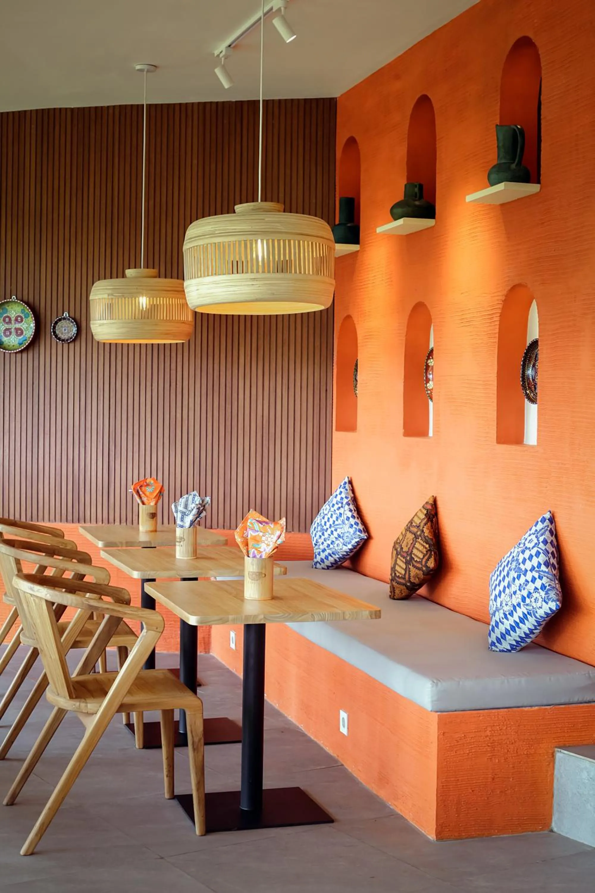 Restaurant/places to eat in Seven Havens Residence