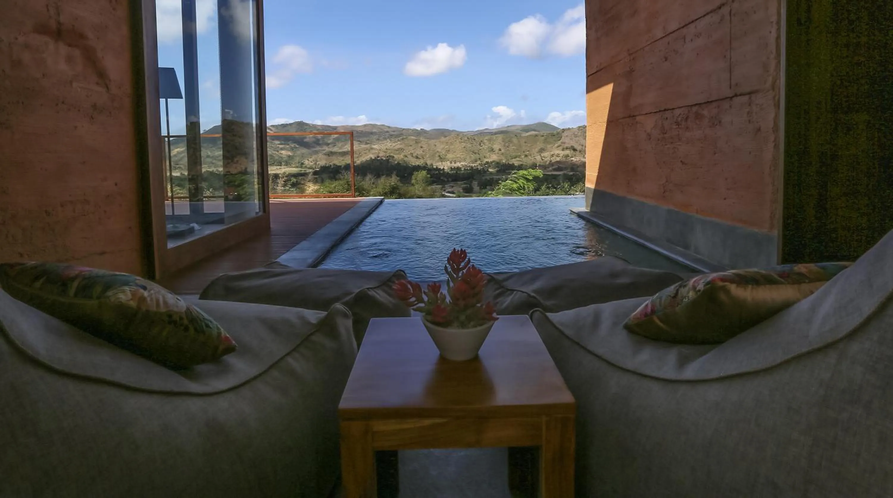 Mountain view in Seven Havens Residence