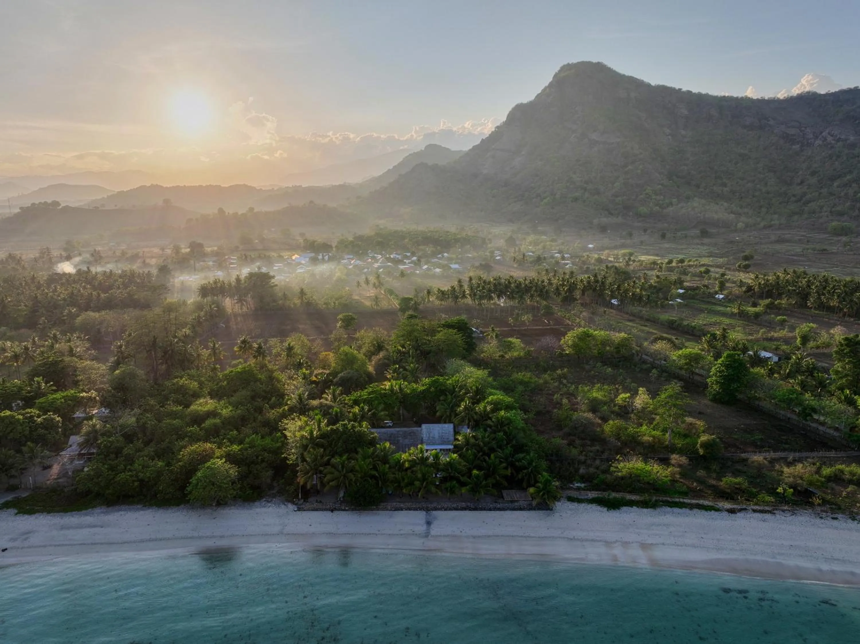 Property building in Myamo Beach Lodge