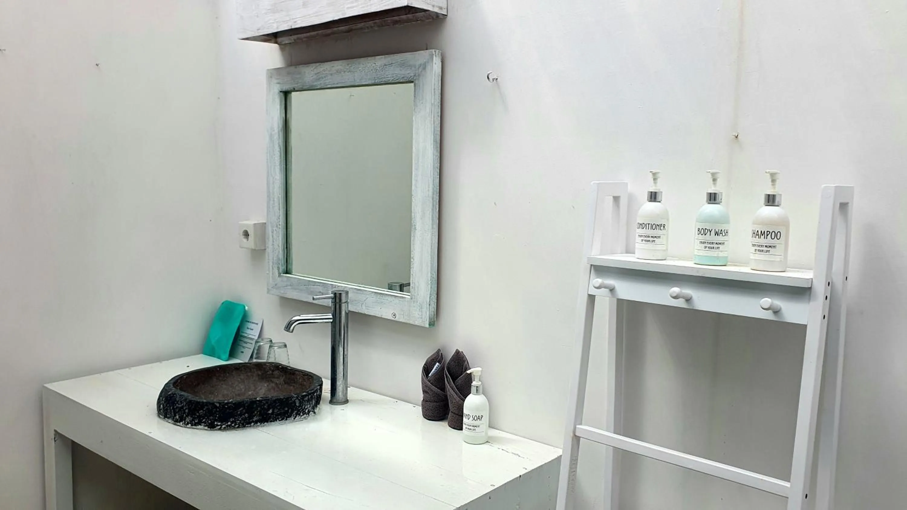 Bathroom in Myamo Beach Lodge