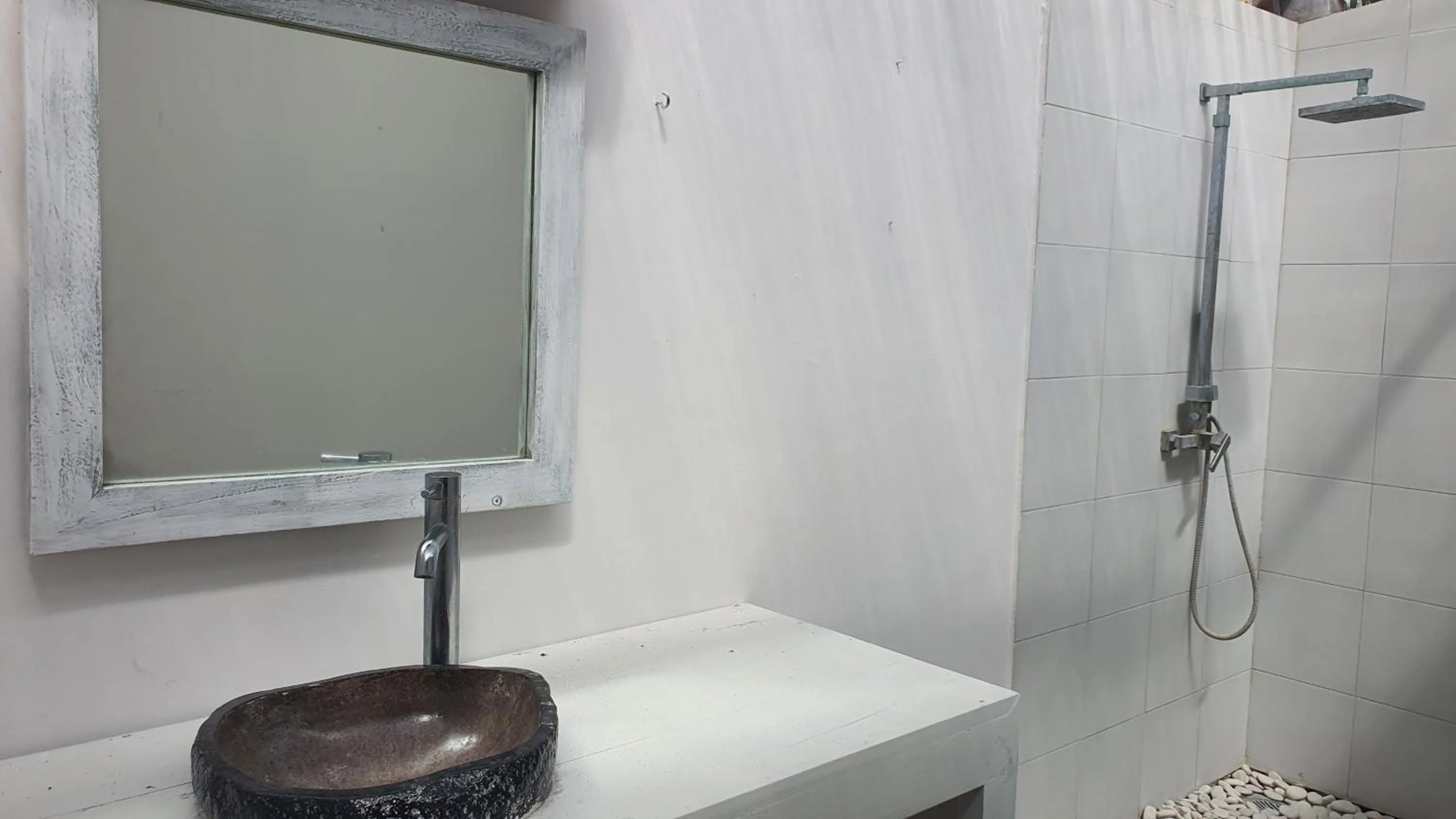 Bathroom in Myamo Beach Lodge