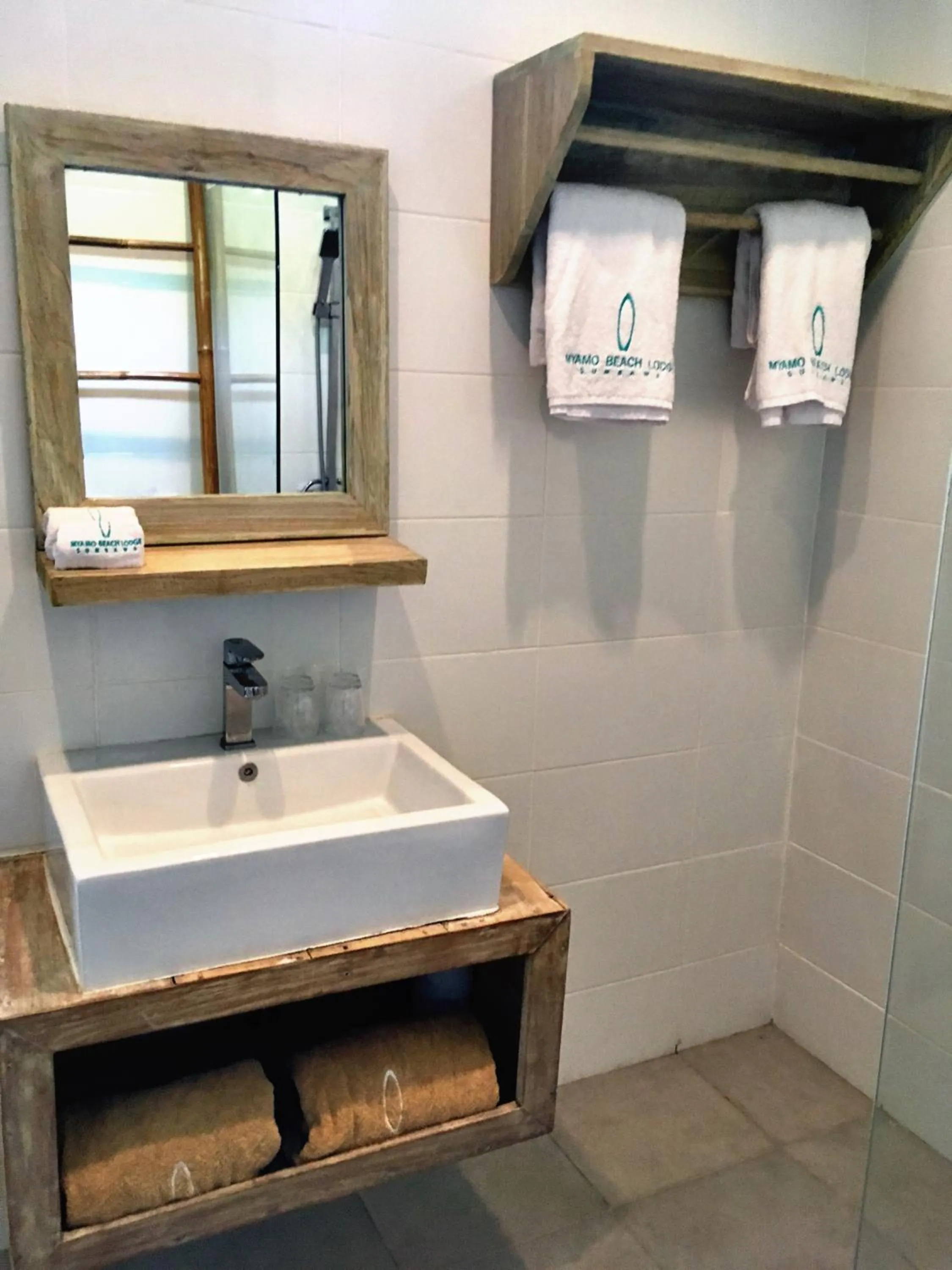 Bathroom in Myamo Beach Lodge