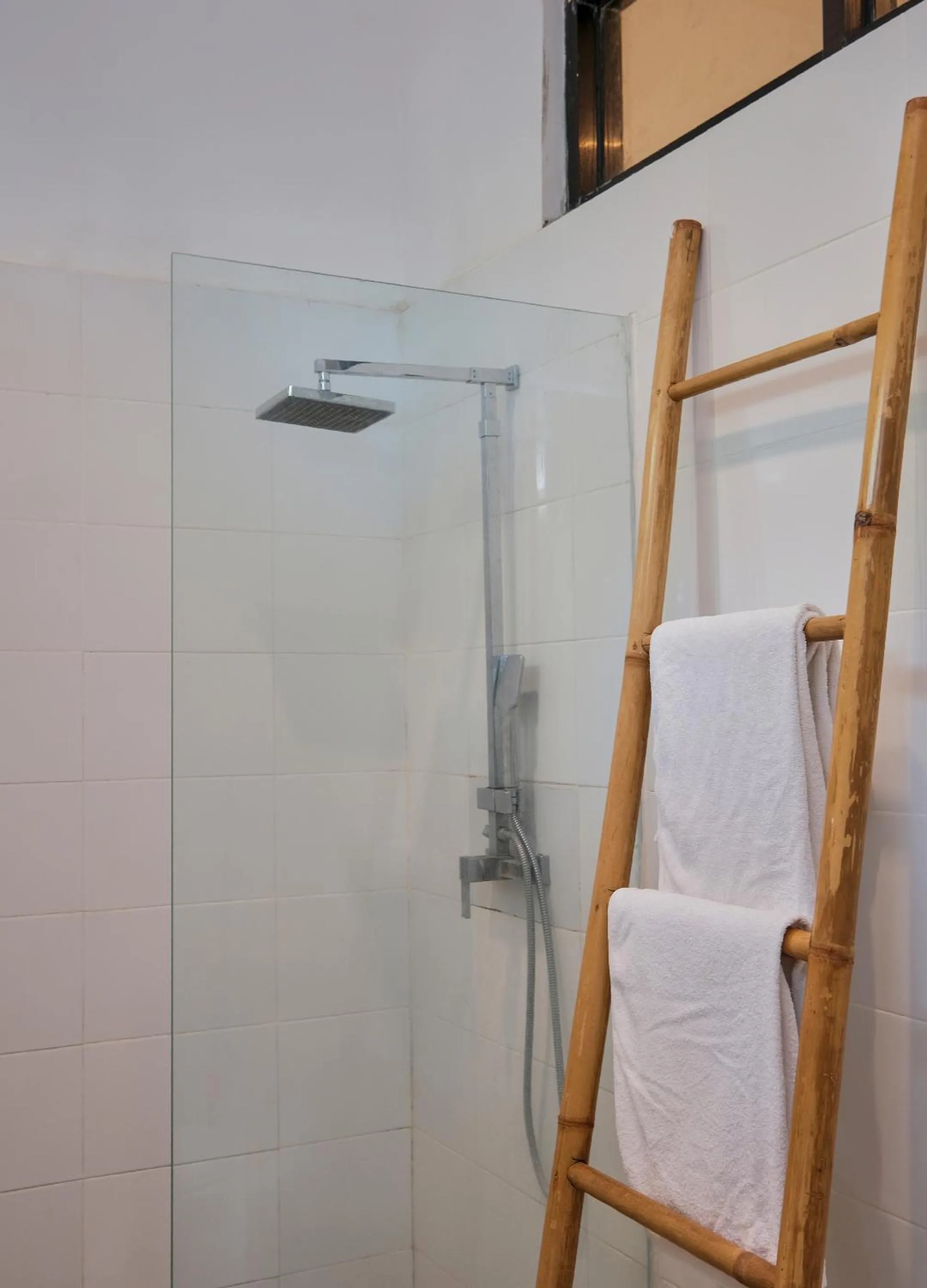 Bathroom in Myamo Beach Lodge