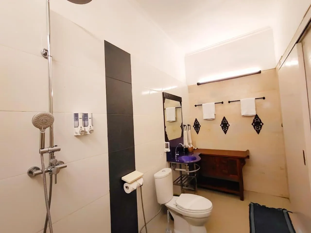 Toilet in Villa Umbrella Lombok