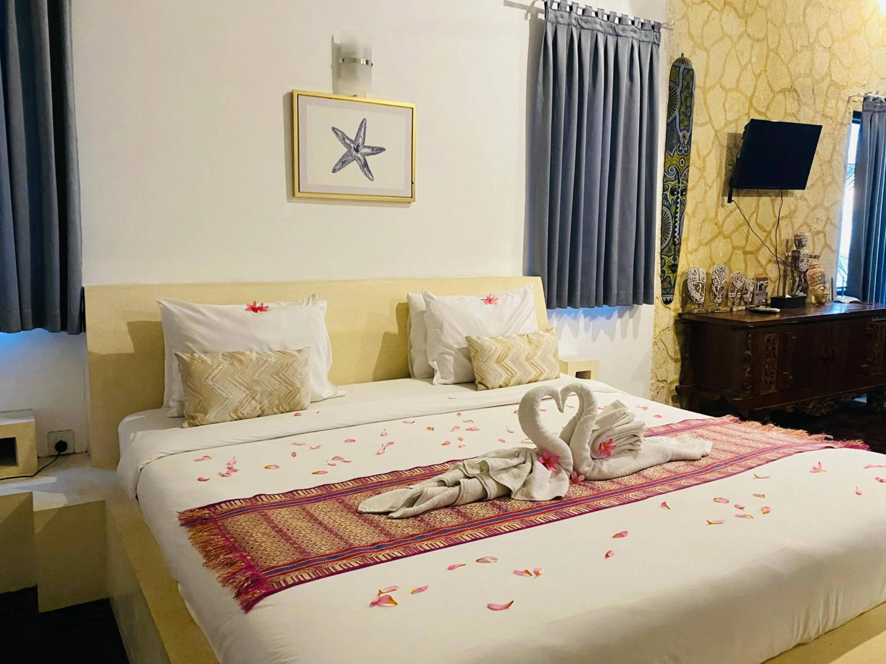 Bedi Poolside Suite in Villa Umbrella Lombok