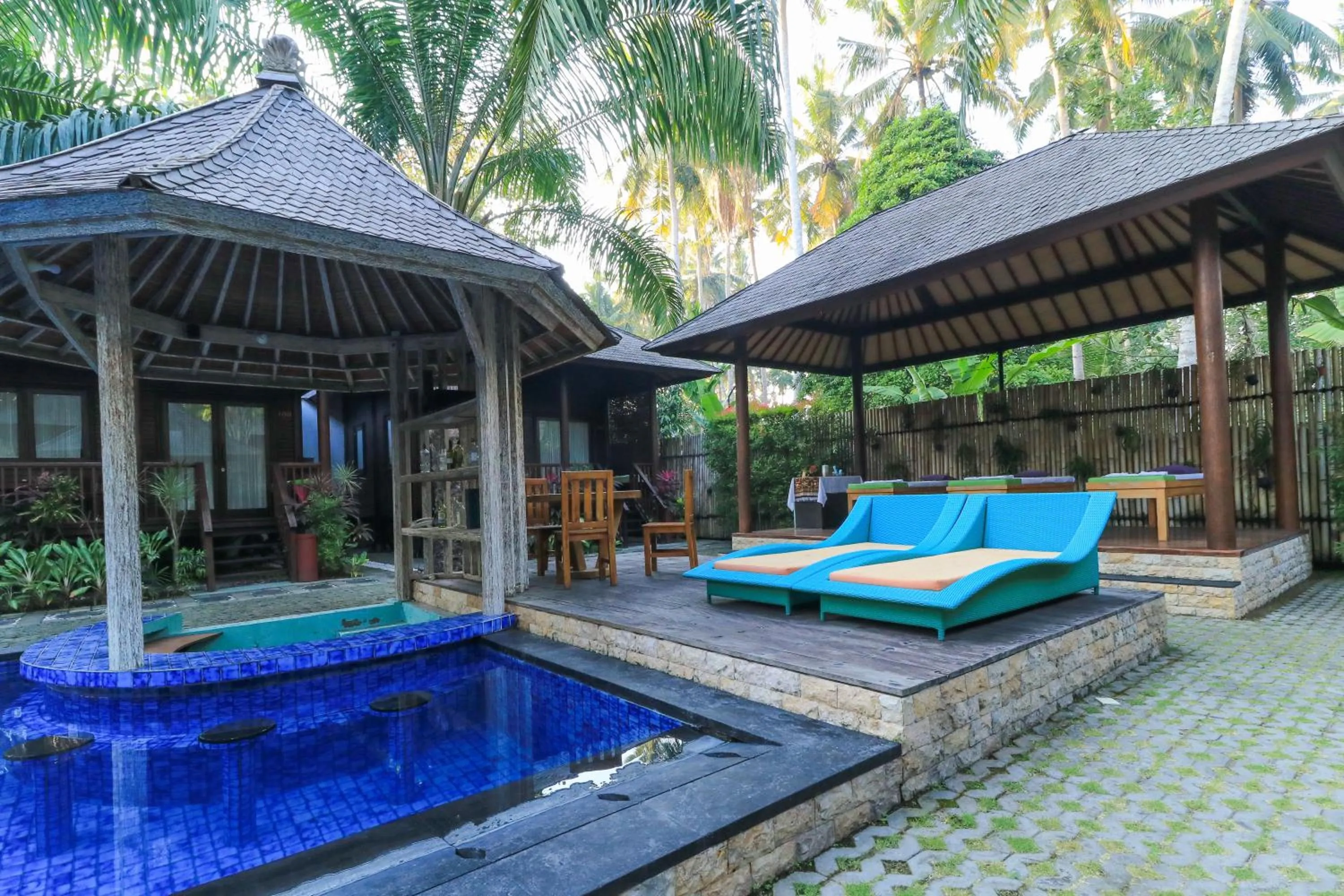 Swimming pool in Coconut Boutique Resort