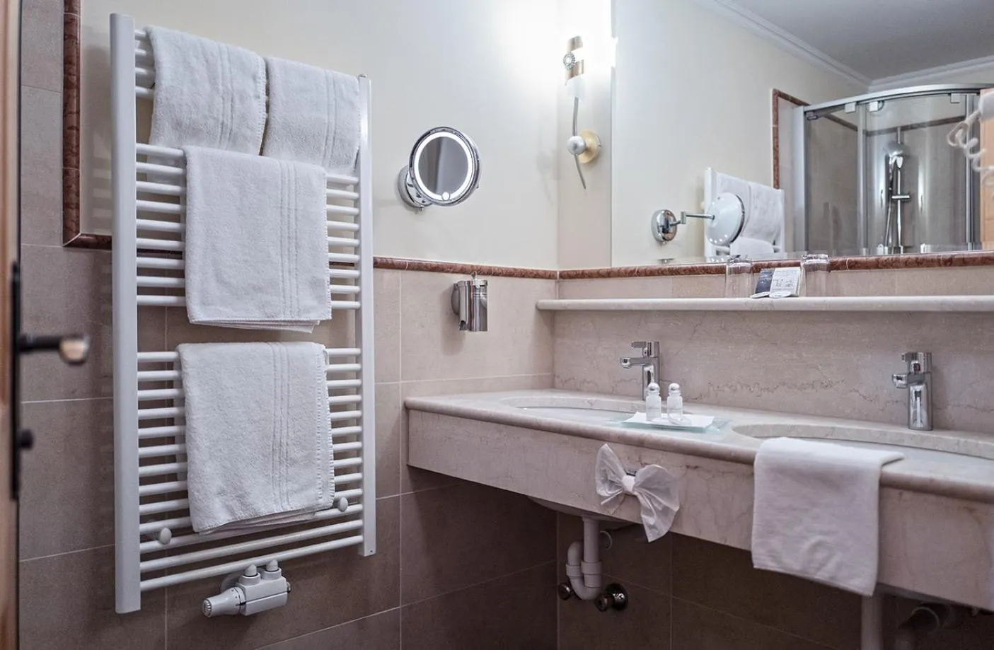 Shower in Vier Jahreszeiten Wellnessresort Achensee