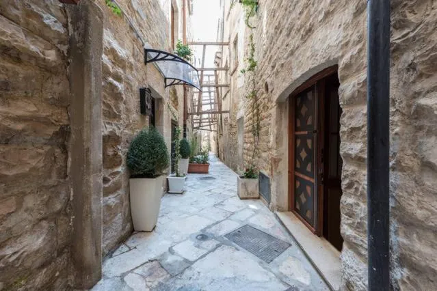 Property building in B&B ANTICO GRANAIO