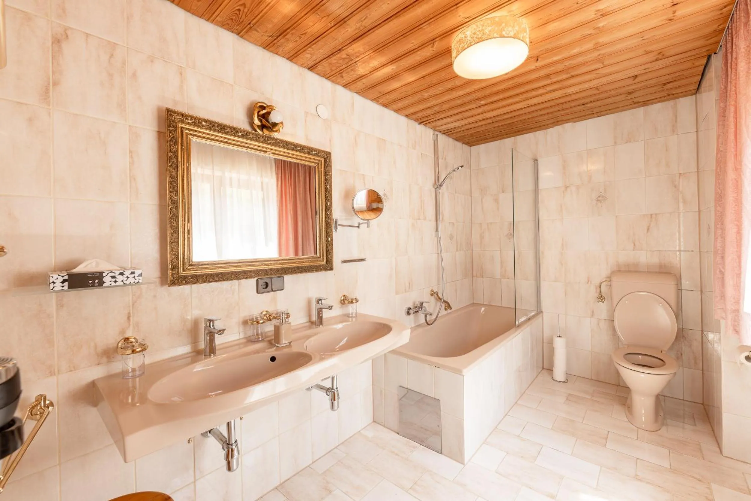 Bathroom in Hotel Berghof