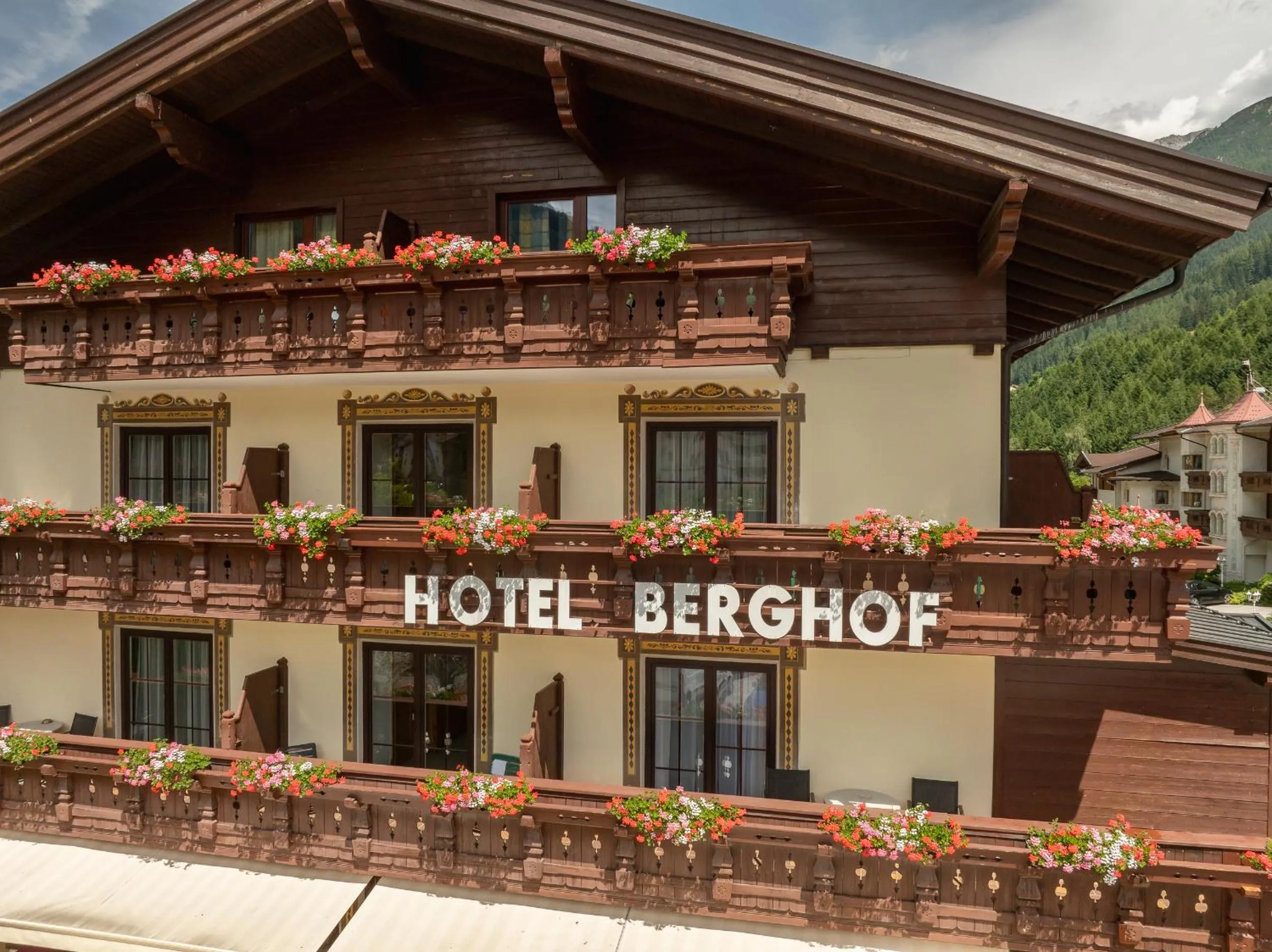 Property building in Hotel Berghof