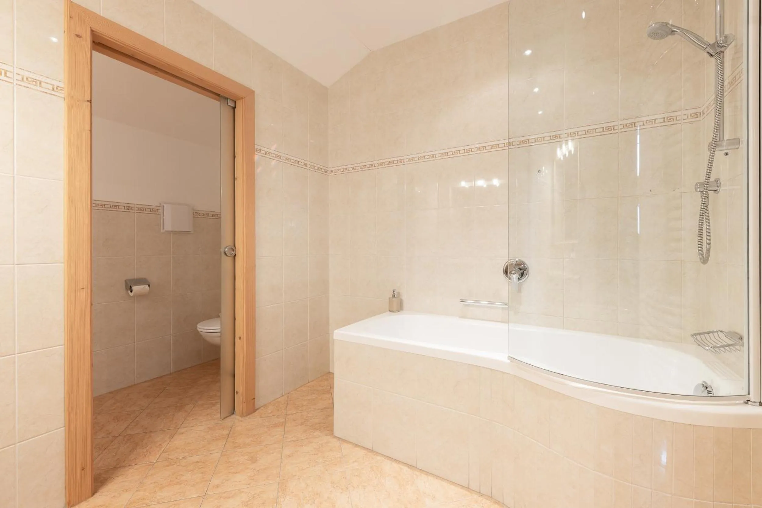 Shower in Hotel Berghof