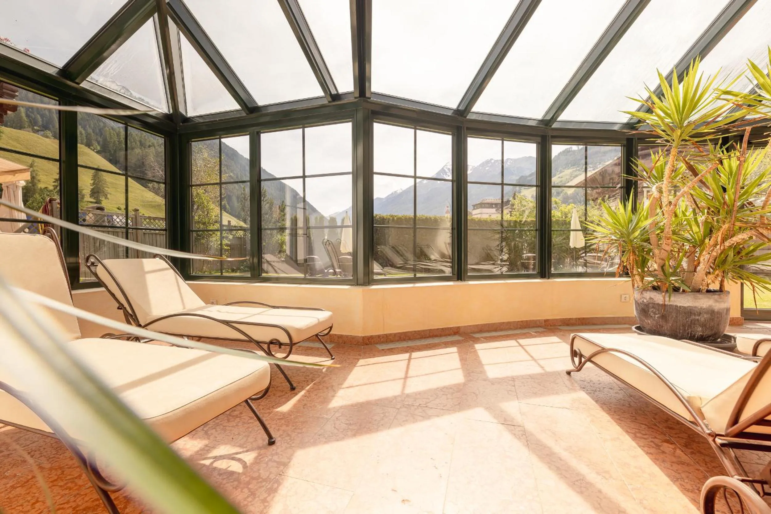 Spring in Hotel Berghof