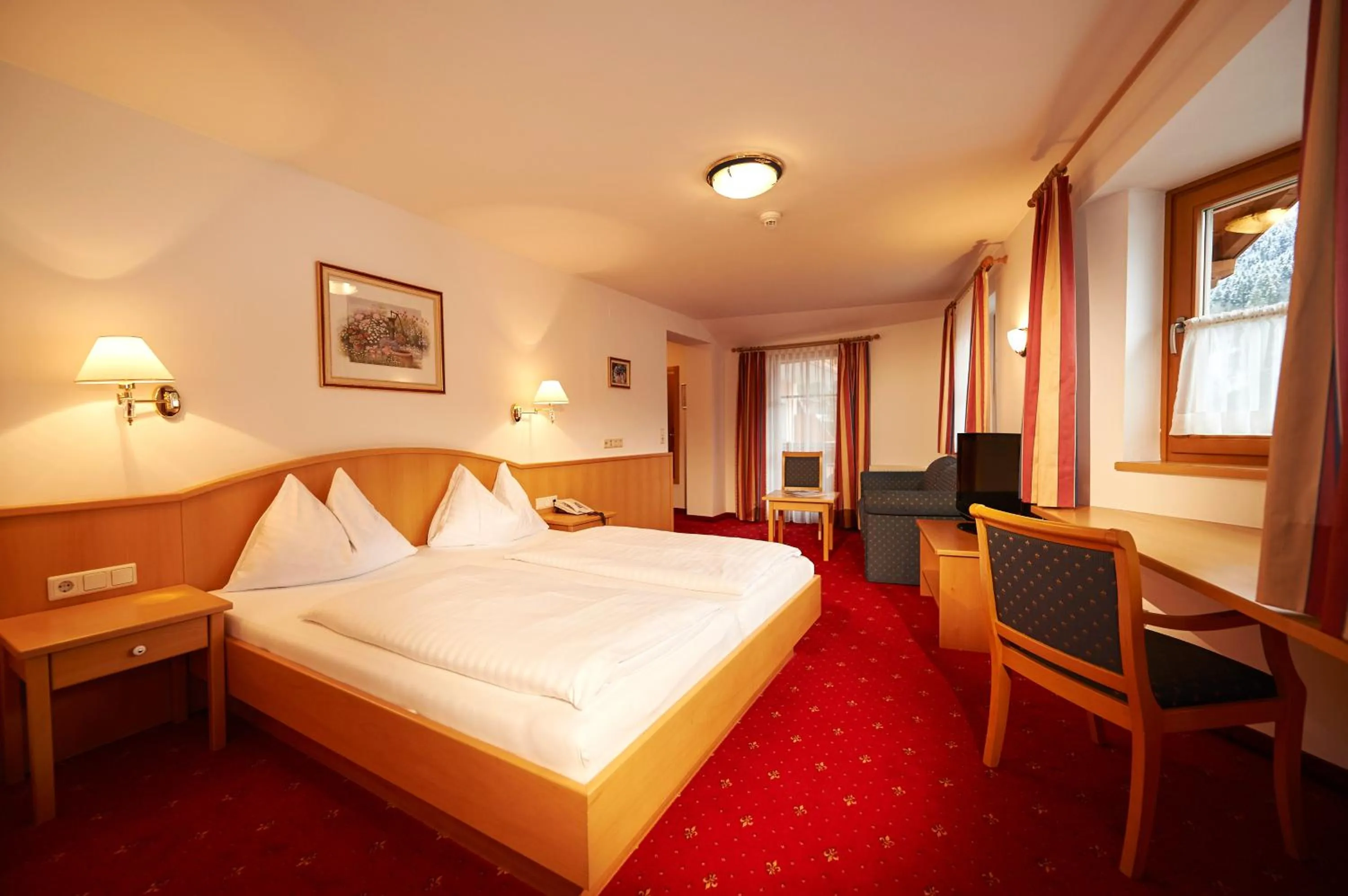 Bedroom, Bed in Hotel Wagrainerhof