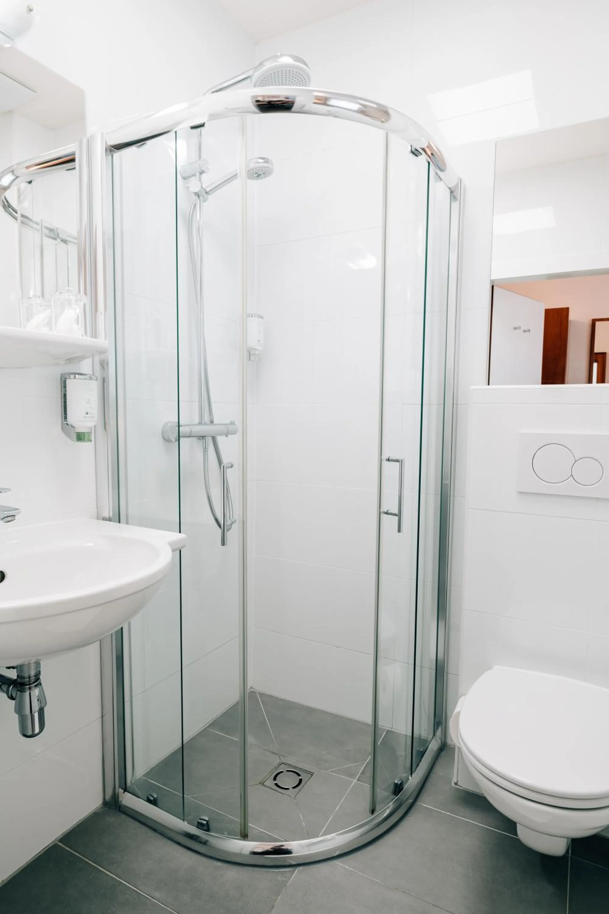 Bathroom in Hotel Römerstube