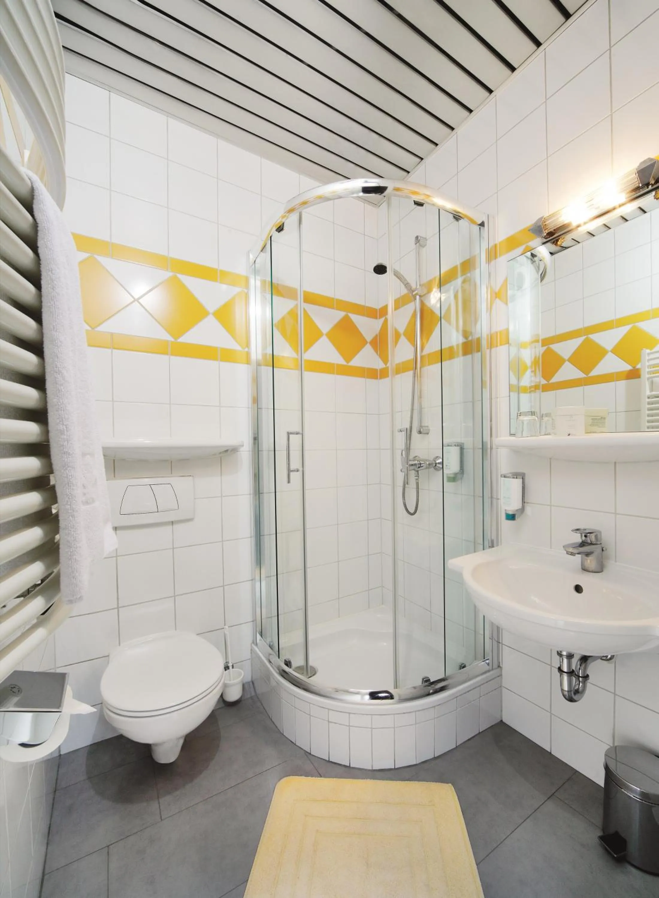 Bathroom in Hotel Römerstube