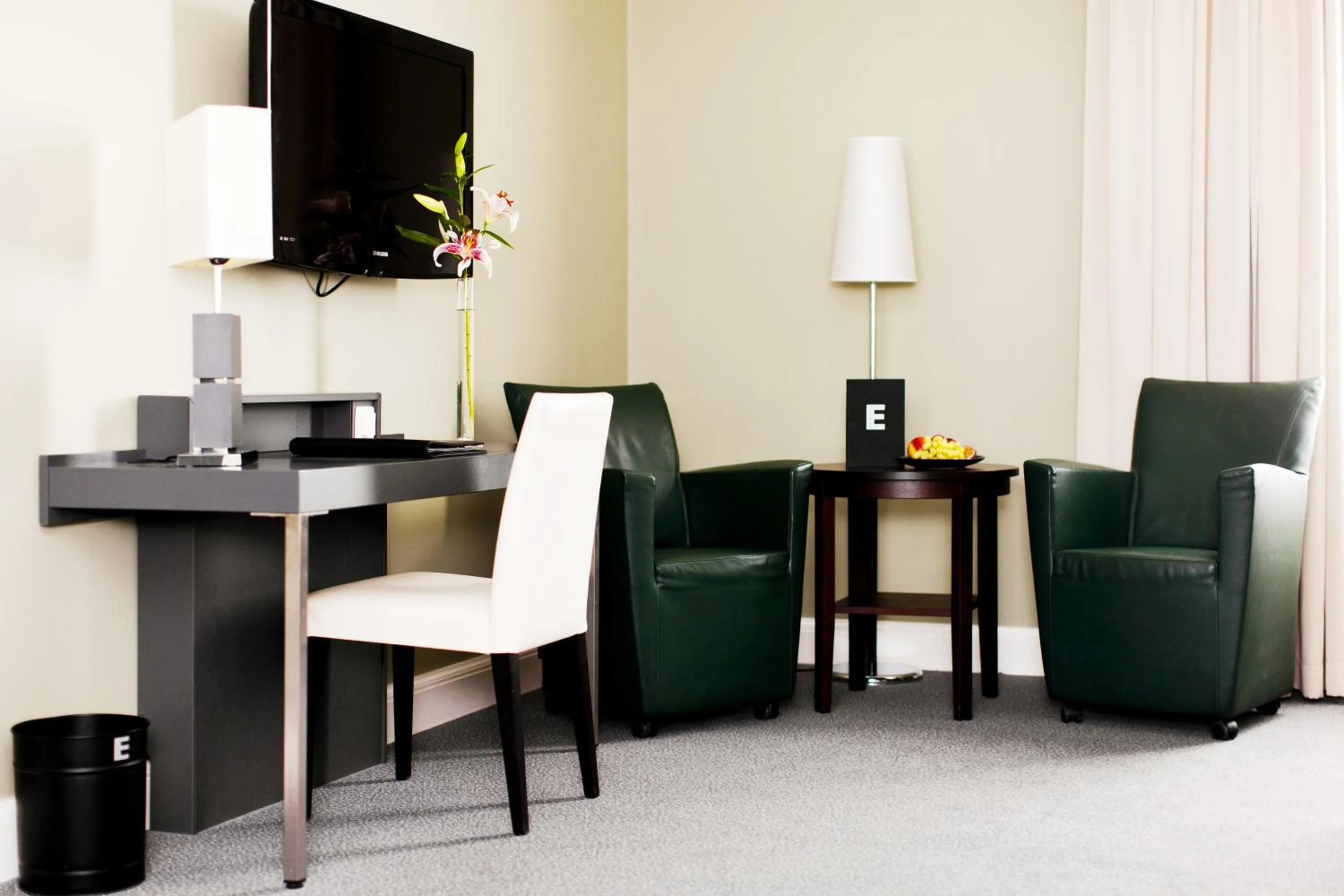 Seating area in Elite Hotel Knaust