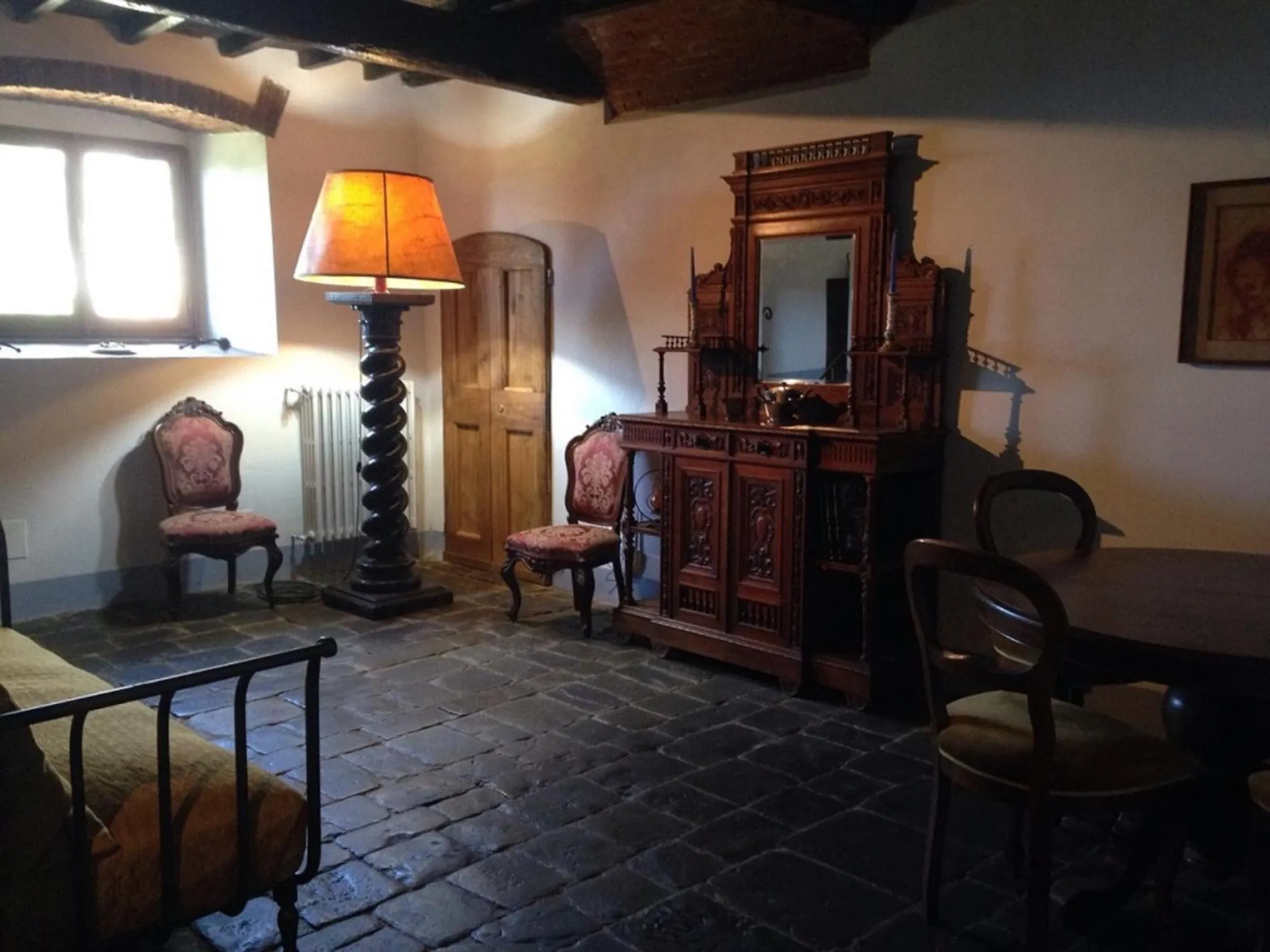 Communal lounge/ TV room in Agriturismo Villa Dauphiné