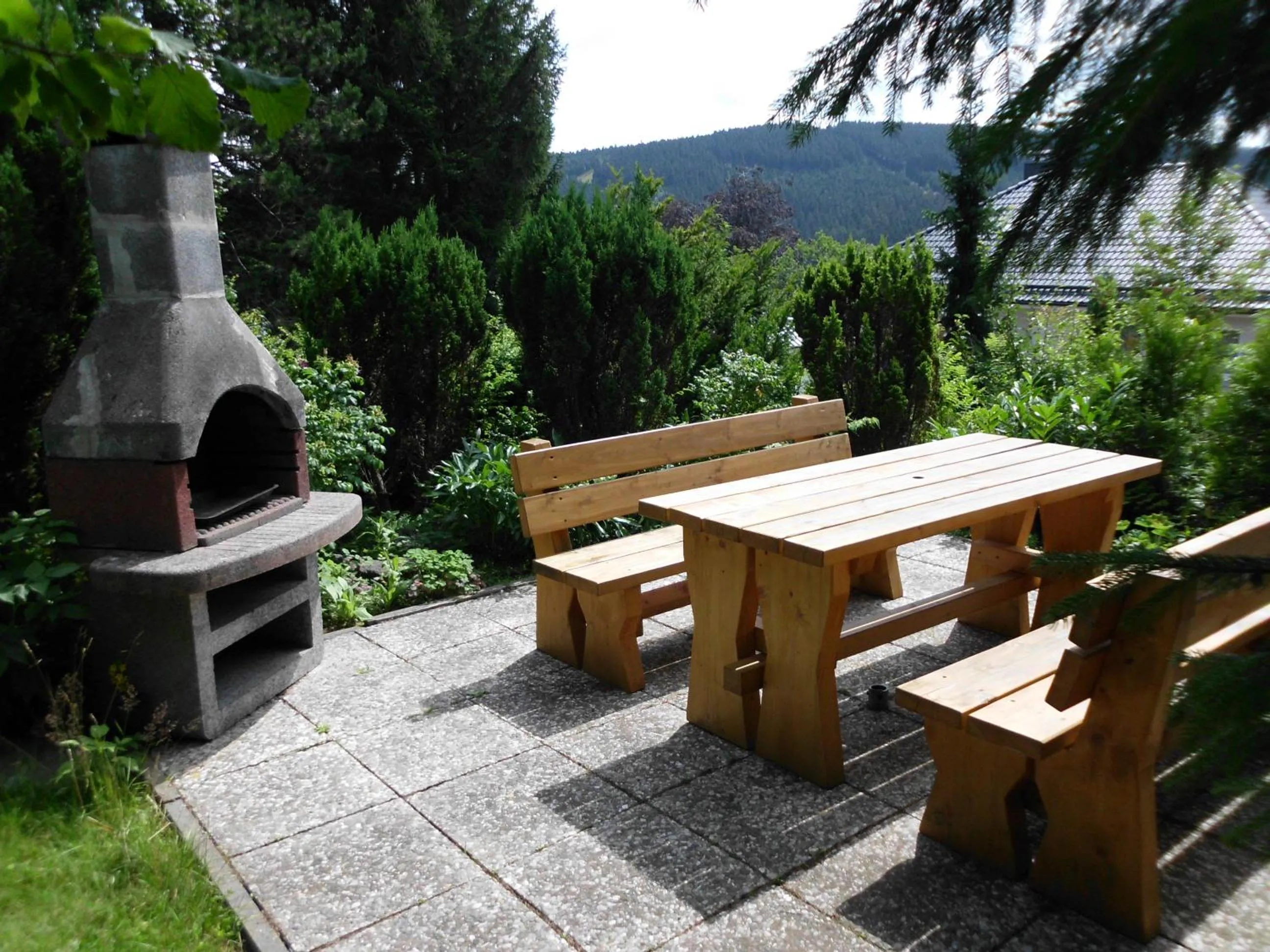 BBQ facilities in Premium-Ferienwohnungen Bergblick im Haus Hopfe