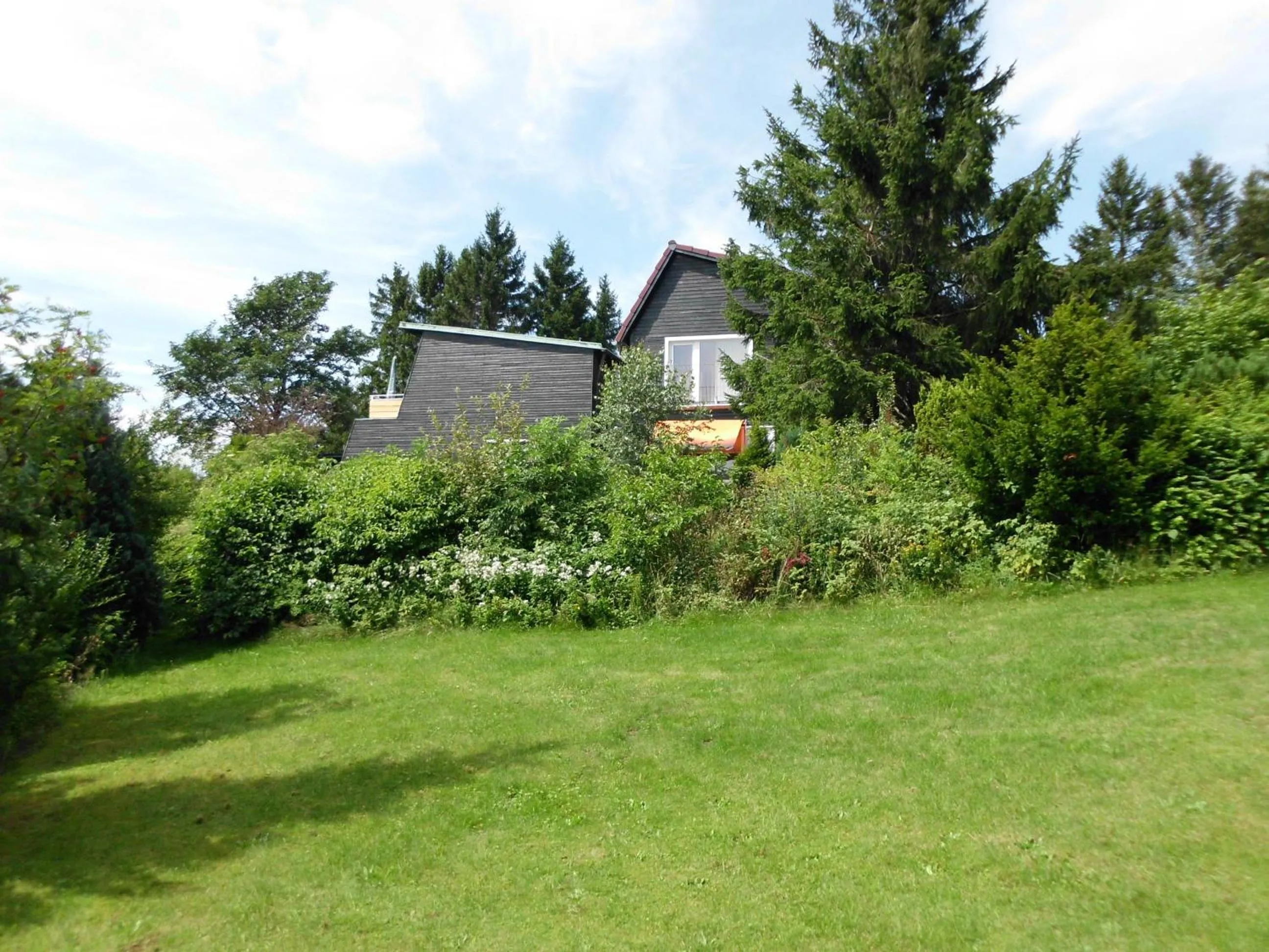 Garden in Premium-Ferienwohnungen Bergblick im Haus Hopfe