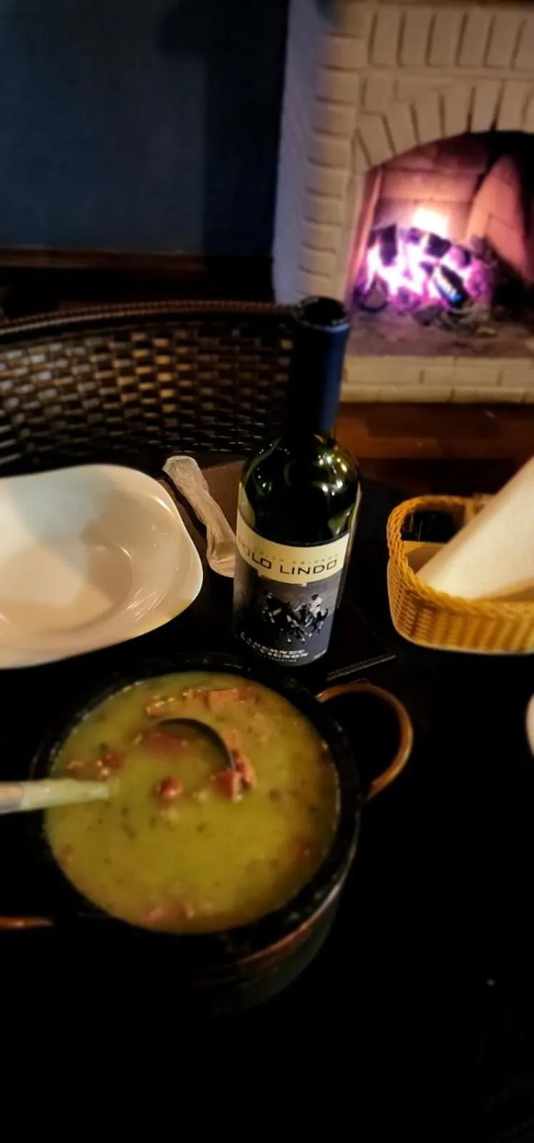 Restaurant/places to eat in MD Luar da Montanha