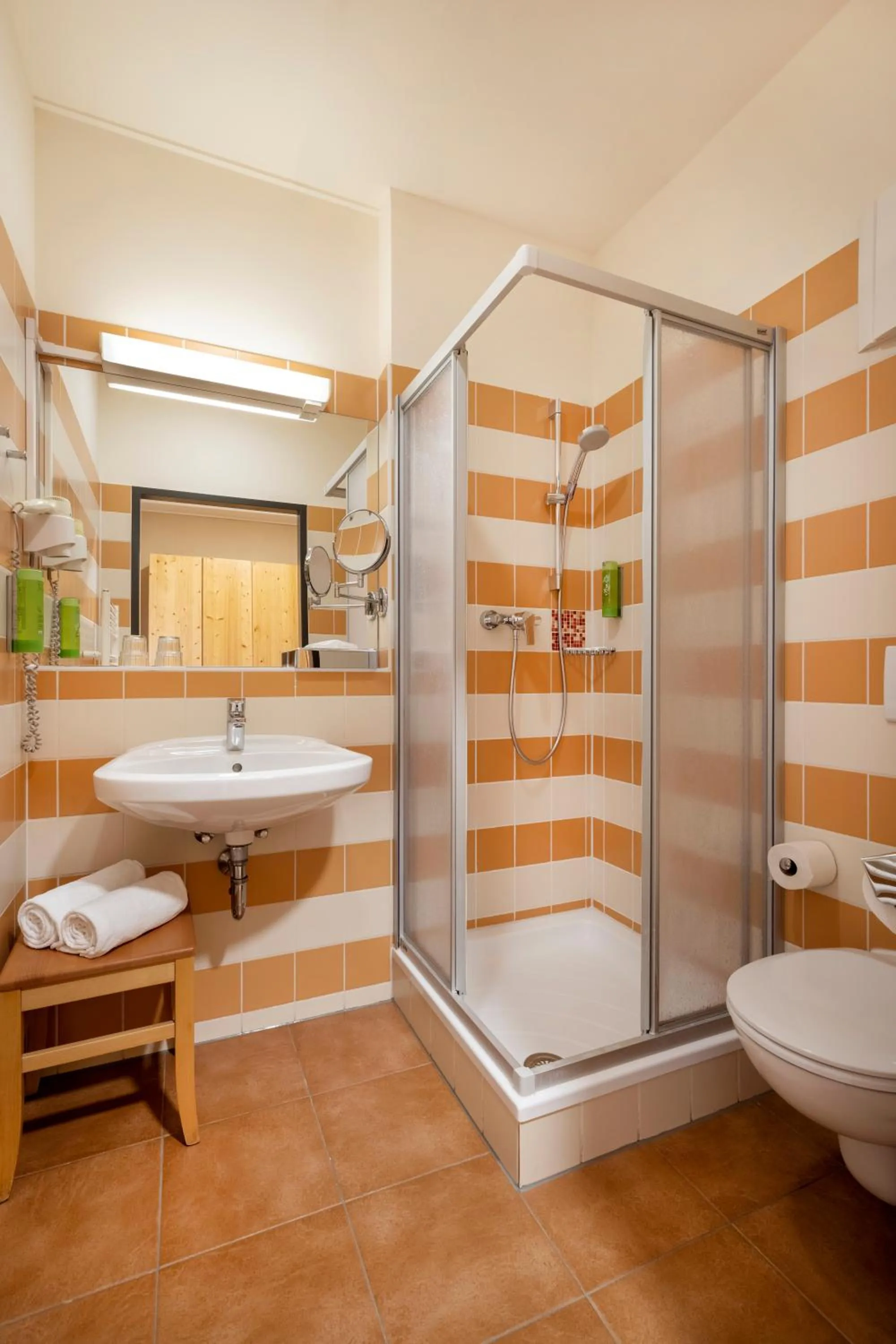 Staff in JUFA Hotel Judenburg - Self Check-In