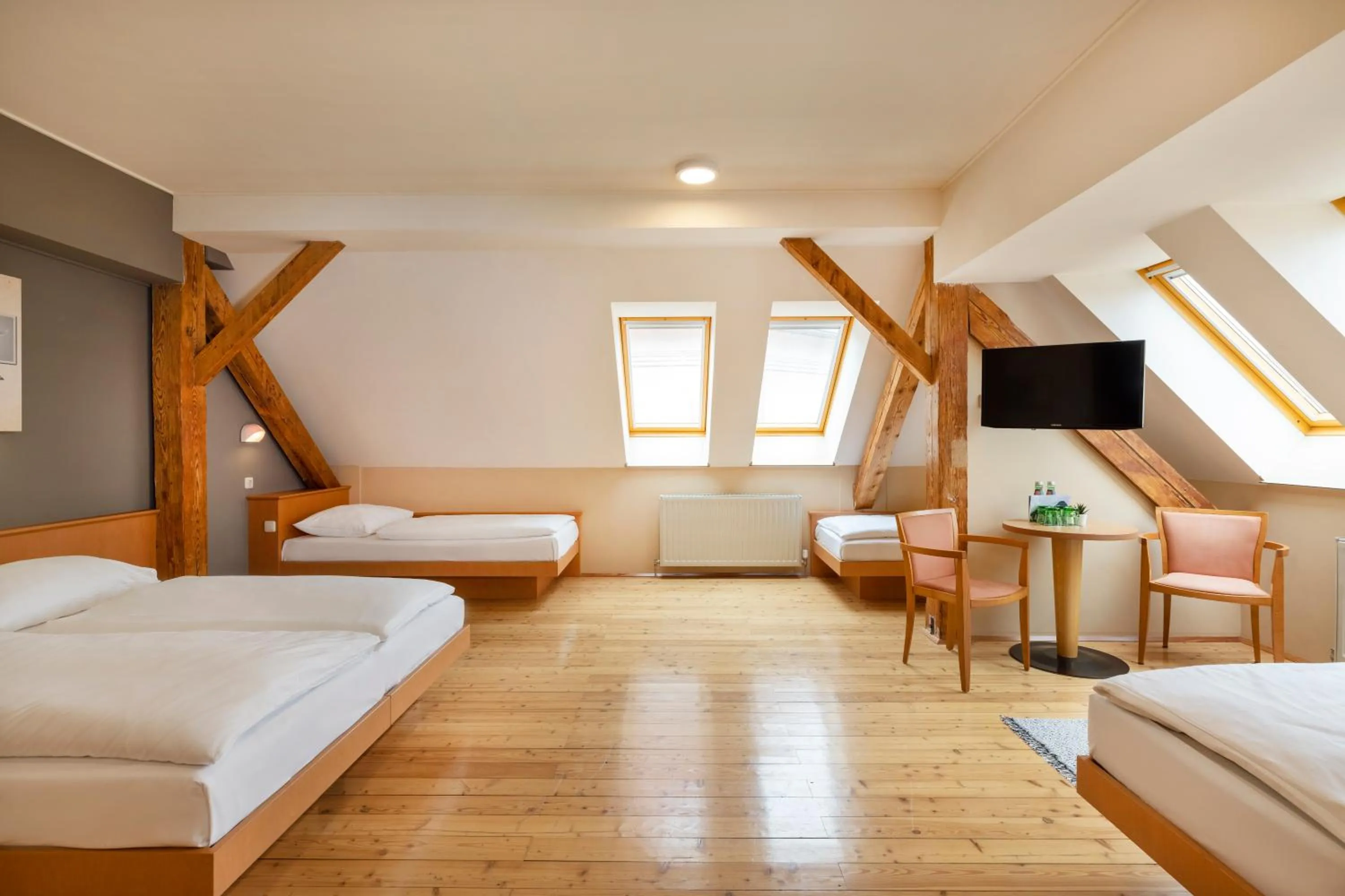 Staff, Bed in JUFA Hotel Judenburg - Self Check-In