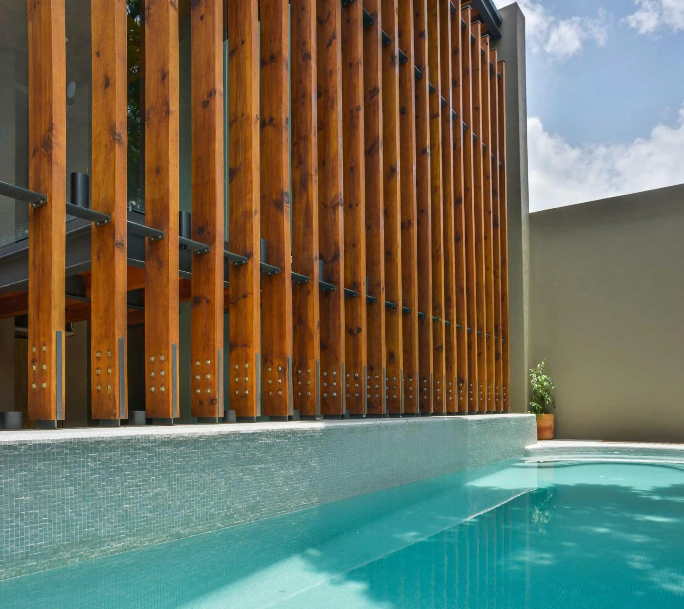 Pool view in Hotel Criol