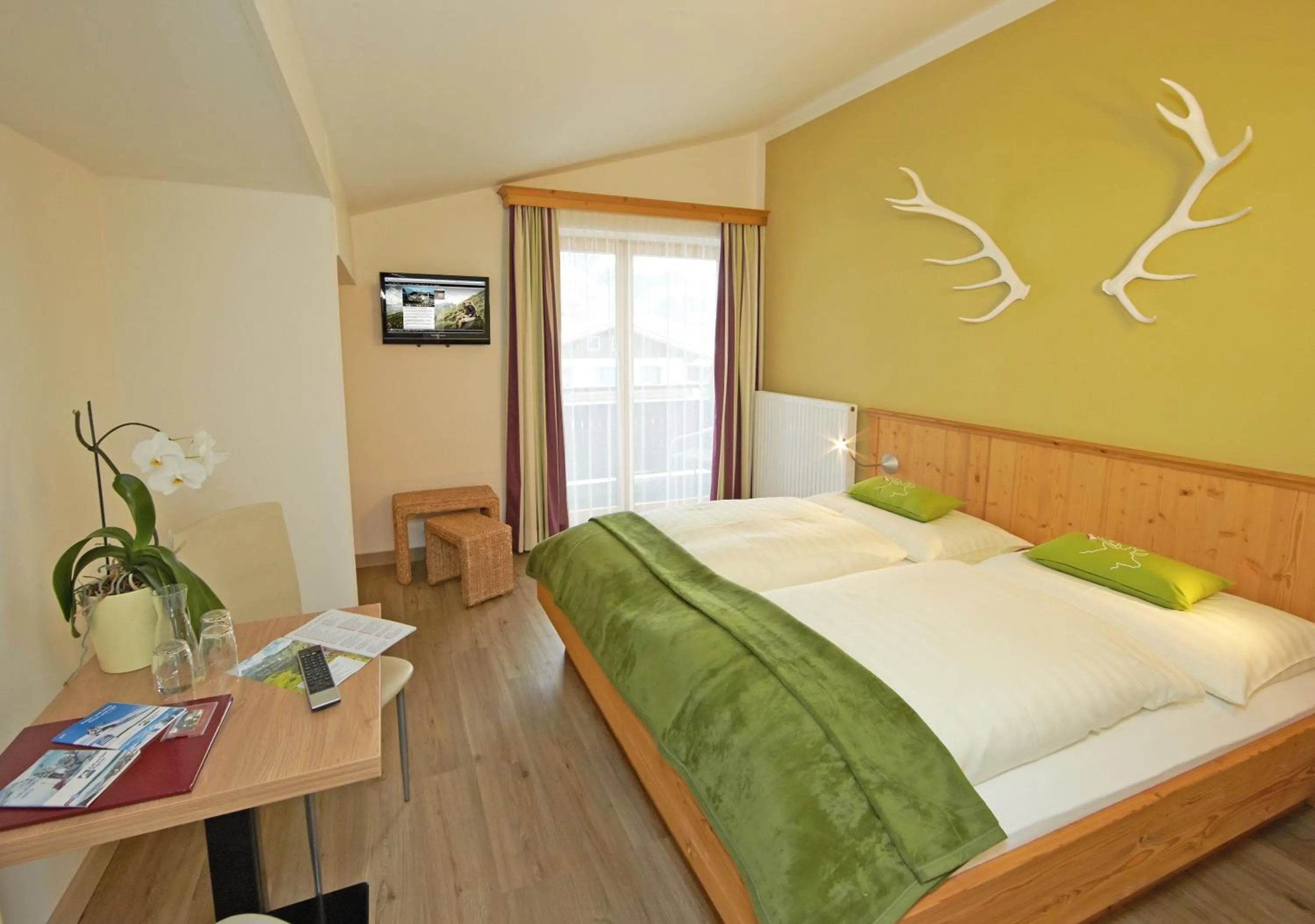 TV and multimedia, Bed in Comfort Hotel Garni Landhaus Gitti