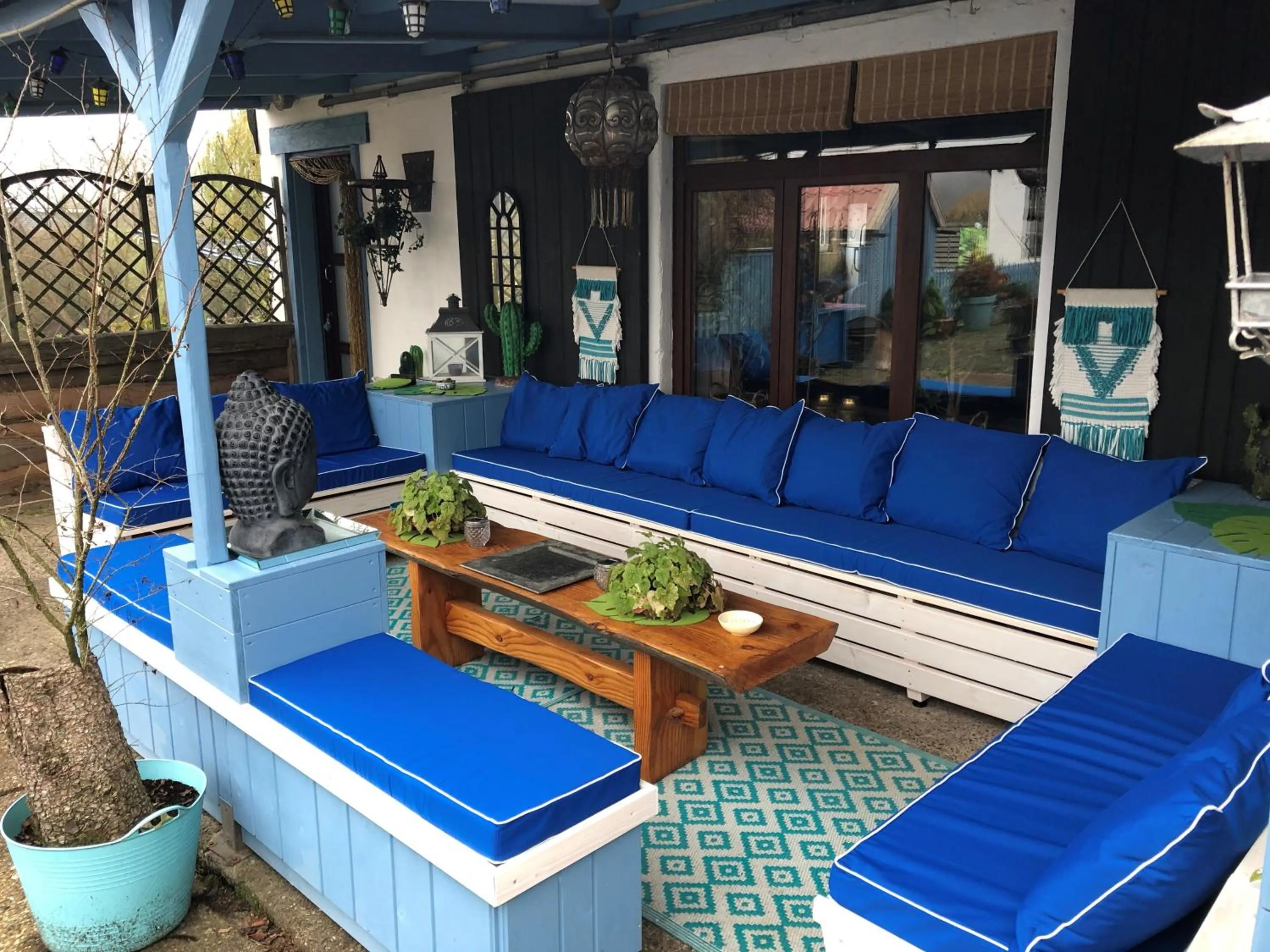 Patio in B&B De Eifelhoeve