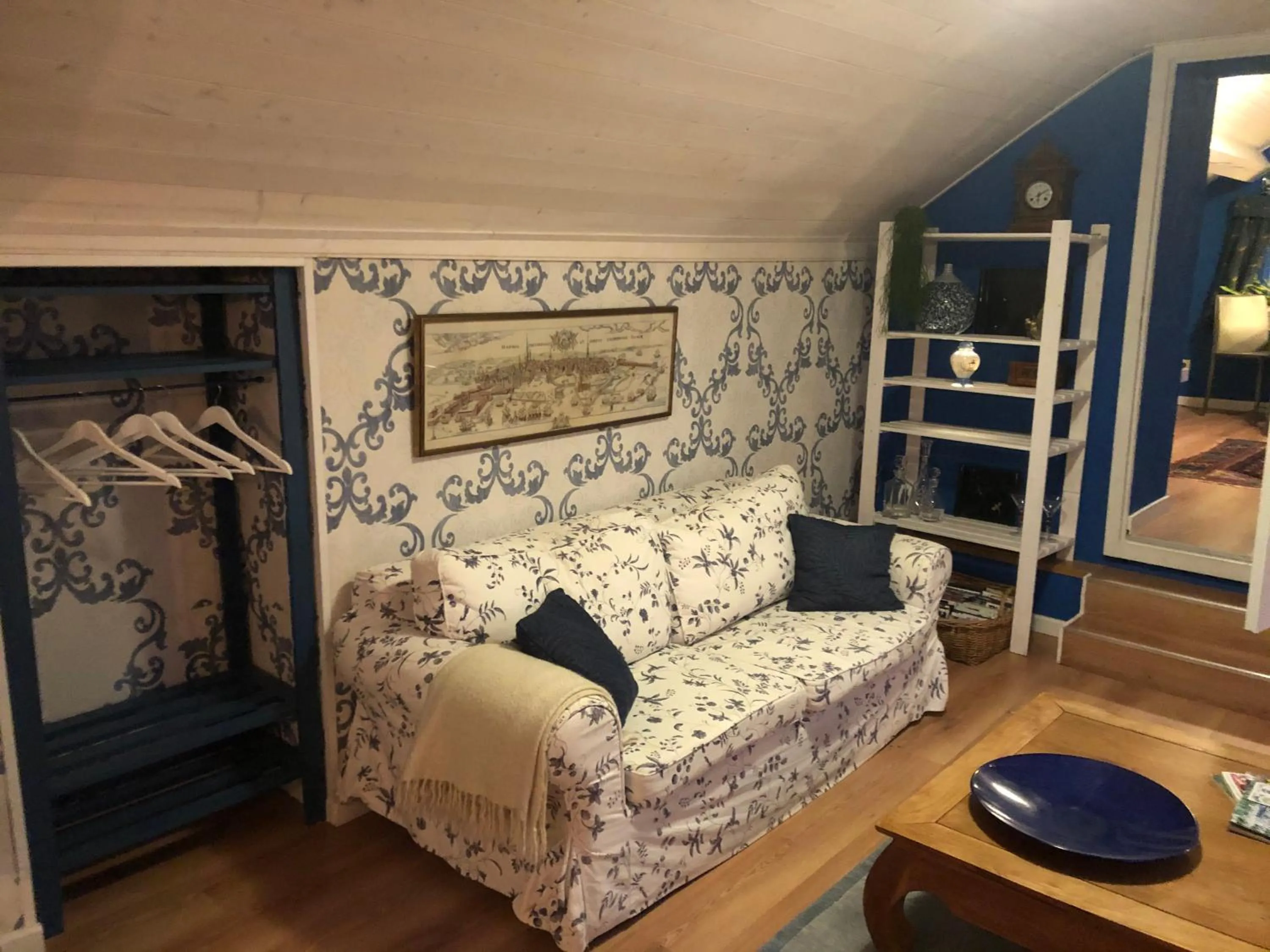 Seating area in B&B De Eifelhoeve