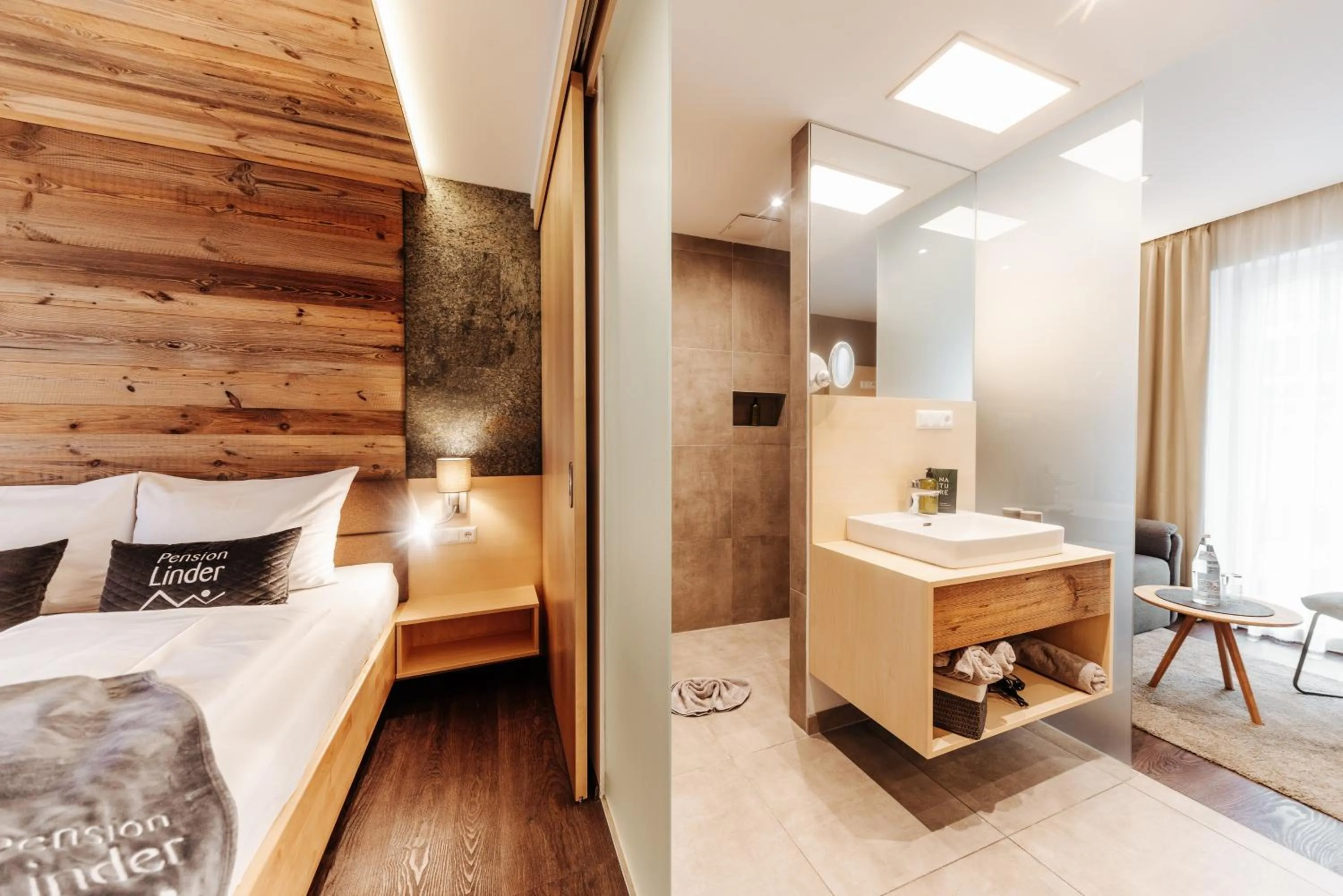Bathroom, Bed in Pension Linder
