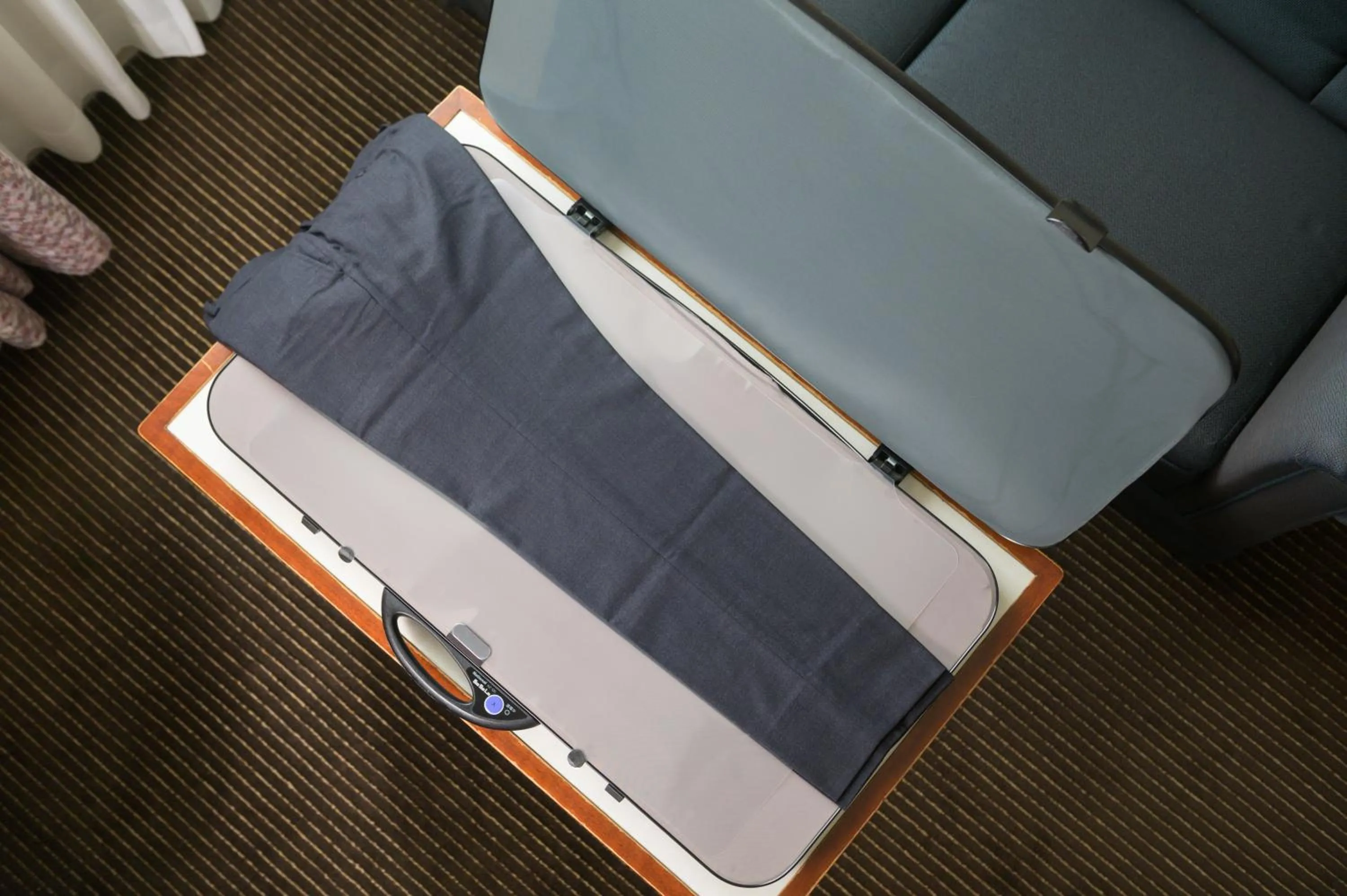 trouser press in Hotel Aomori