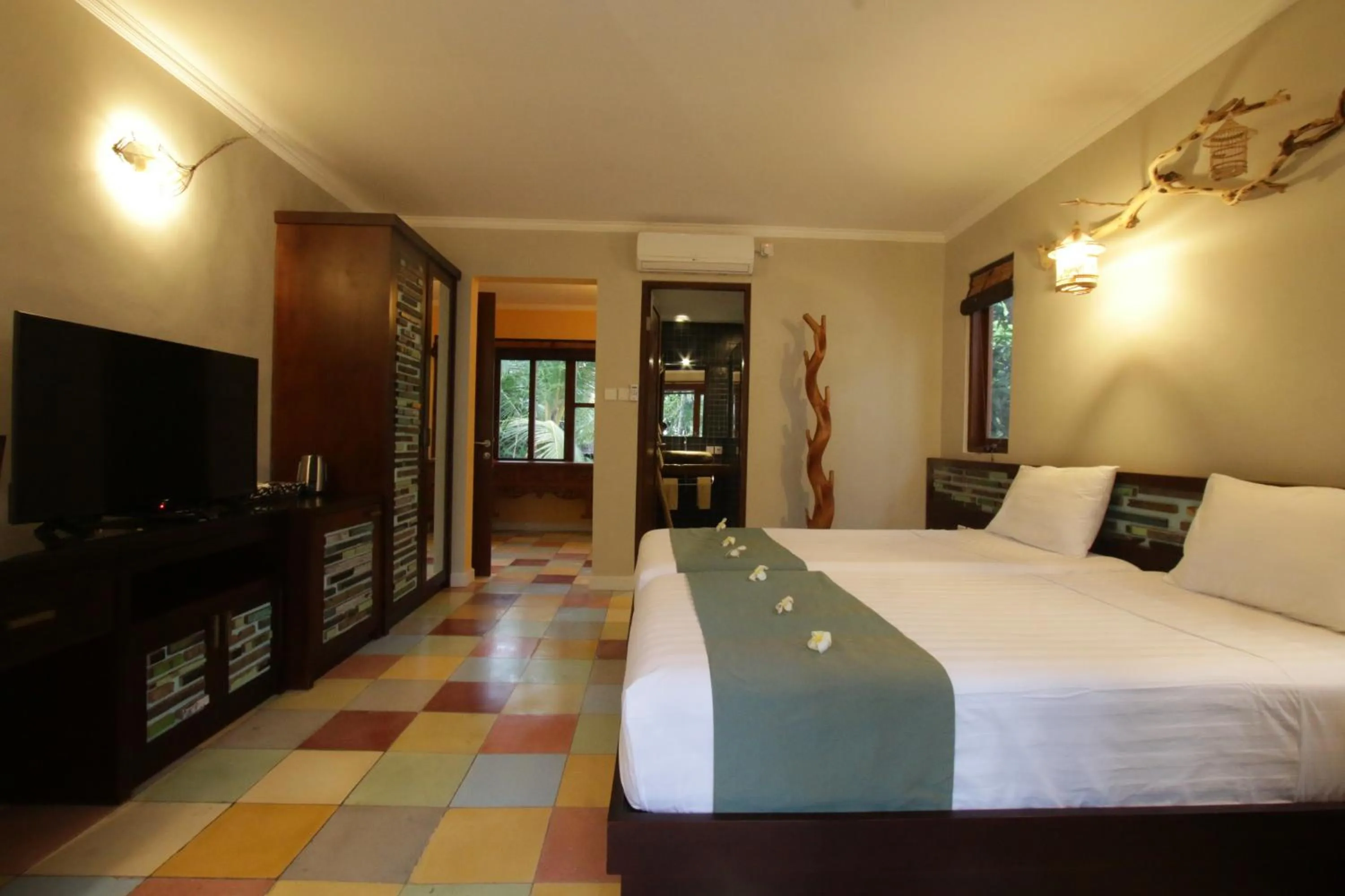 Balcony/Terrace, Bed in Green Bird Villa