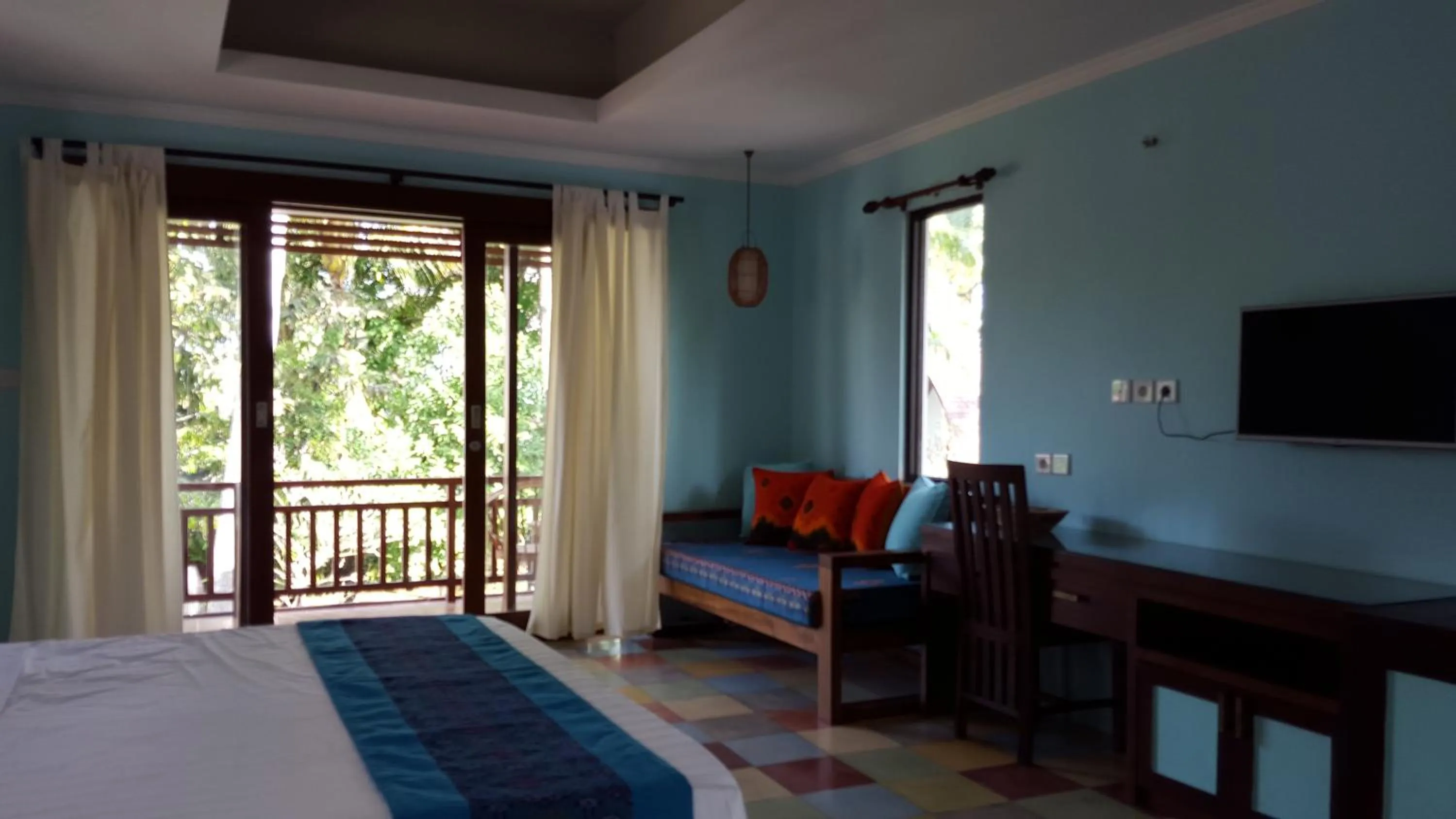 Garden, Bed in Green Bird Villa