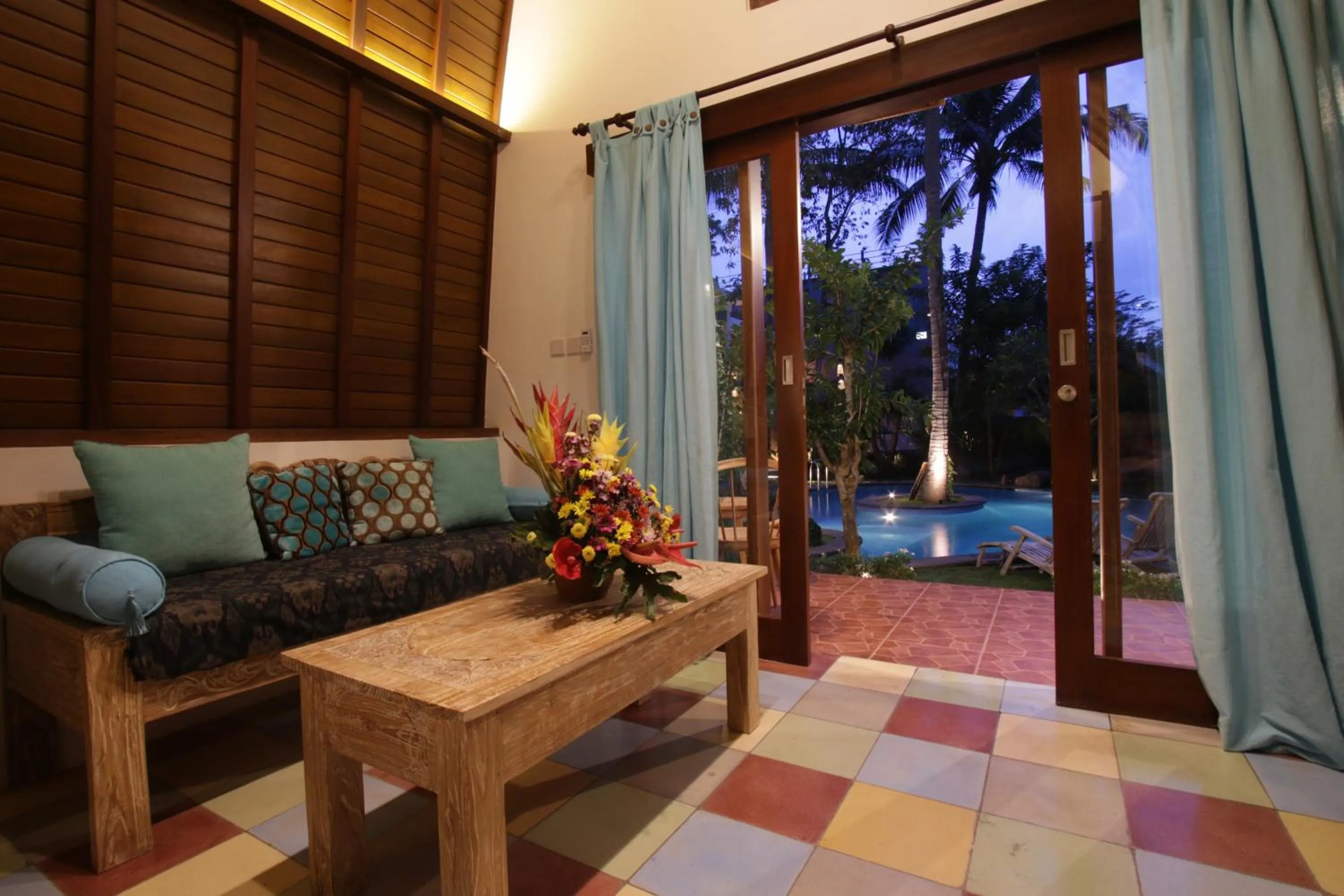 Garden in Green Bird Villa