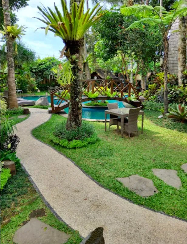 Garden in Green Bird Villa