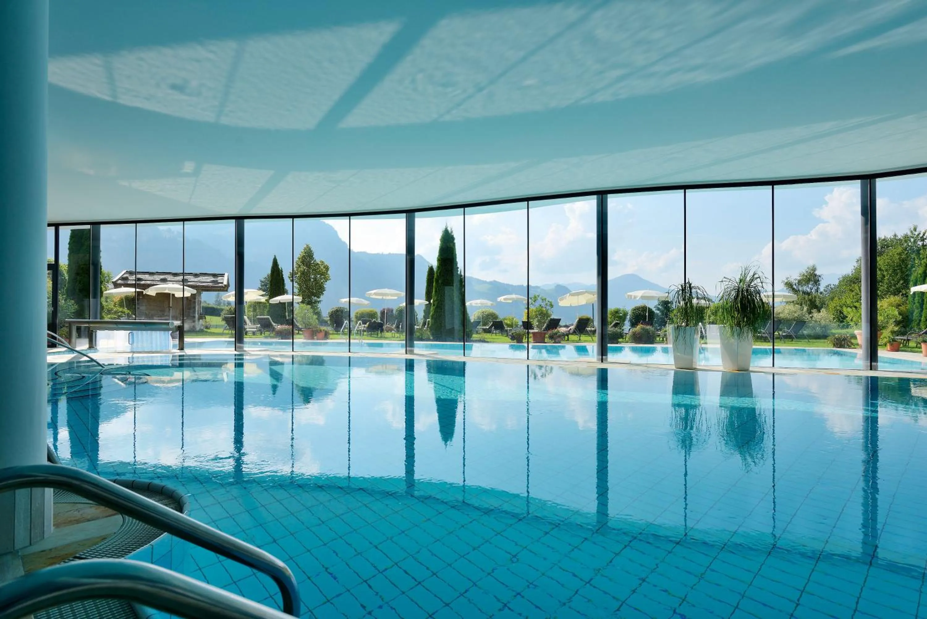 Swimming pool in Sport-Wellnesshotel Bichlhof