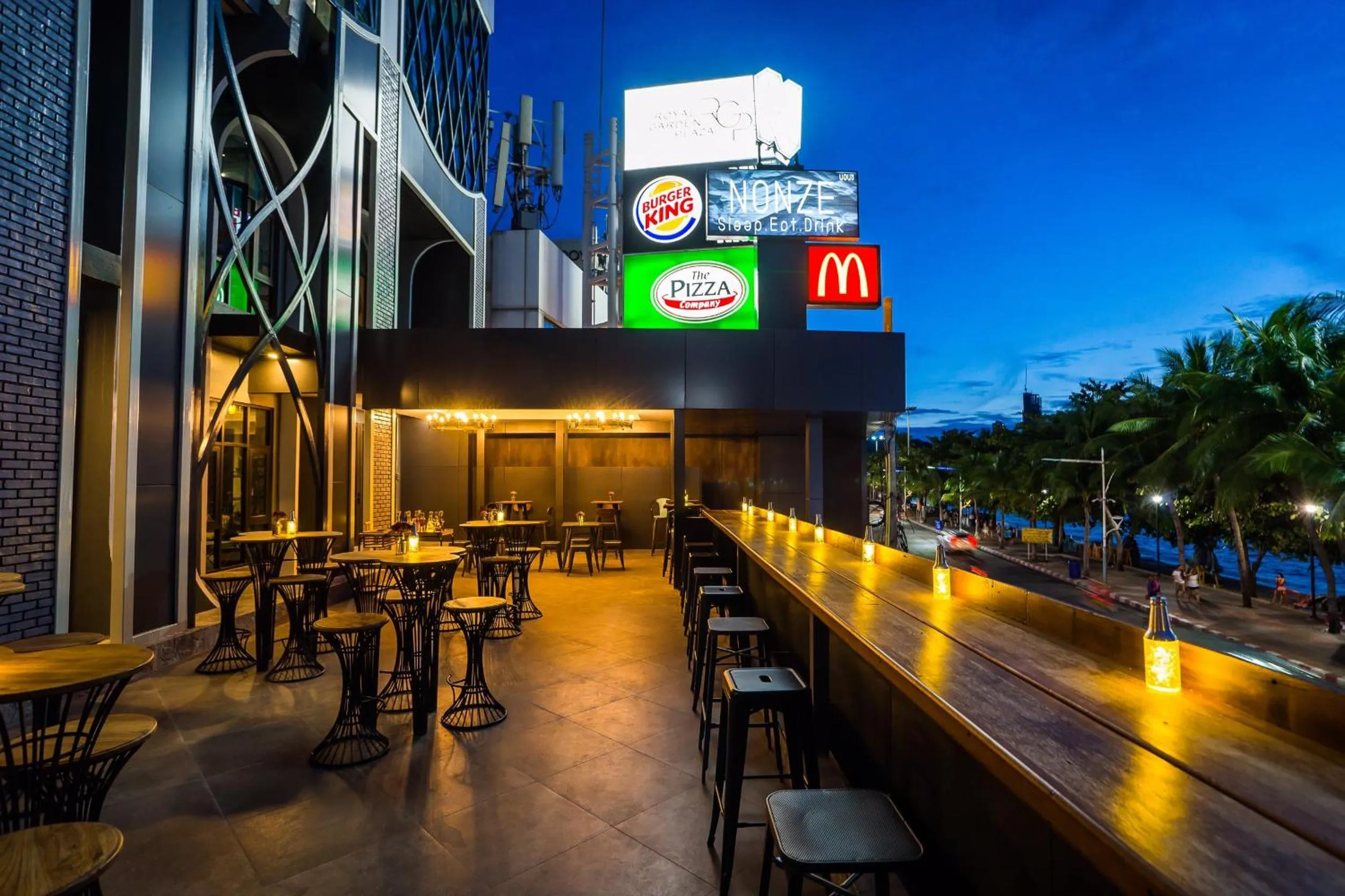 Restaurant/places to eat in Nonze Hostel