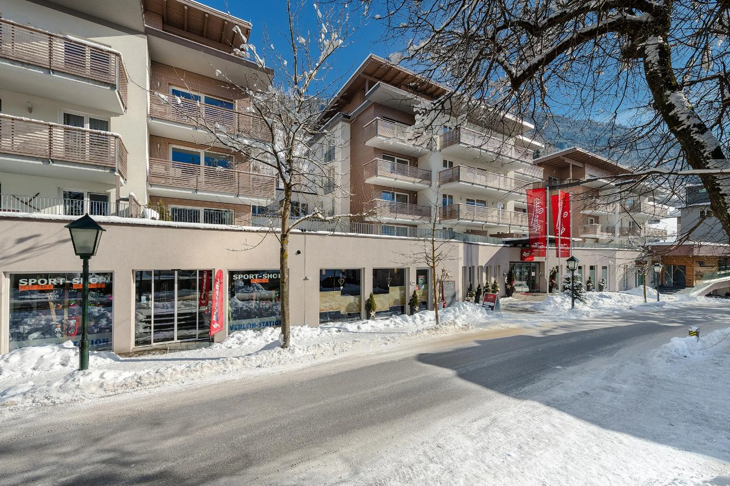 Facade/entrance in AlpenParks Residence Bad Hofgastein - gratis Thermeneintritt